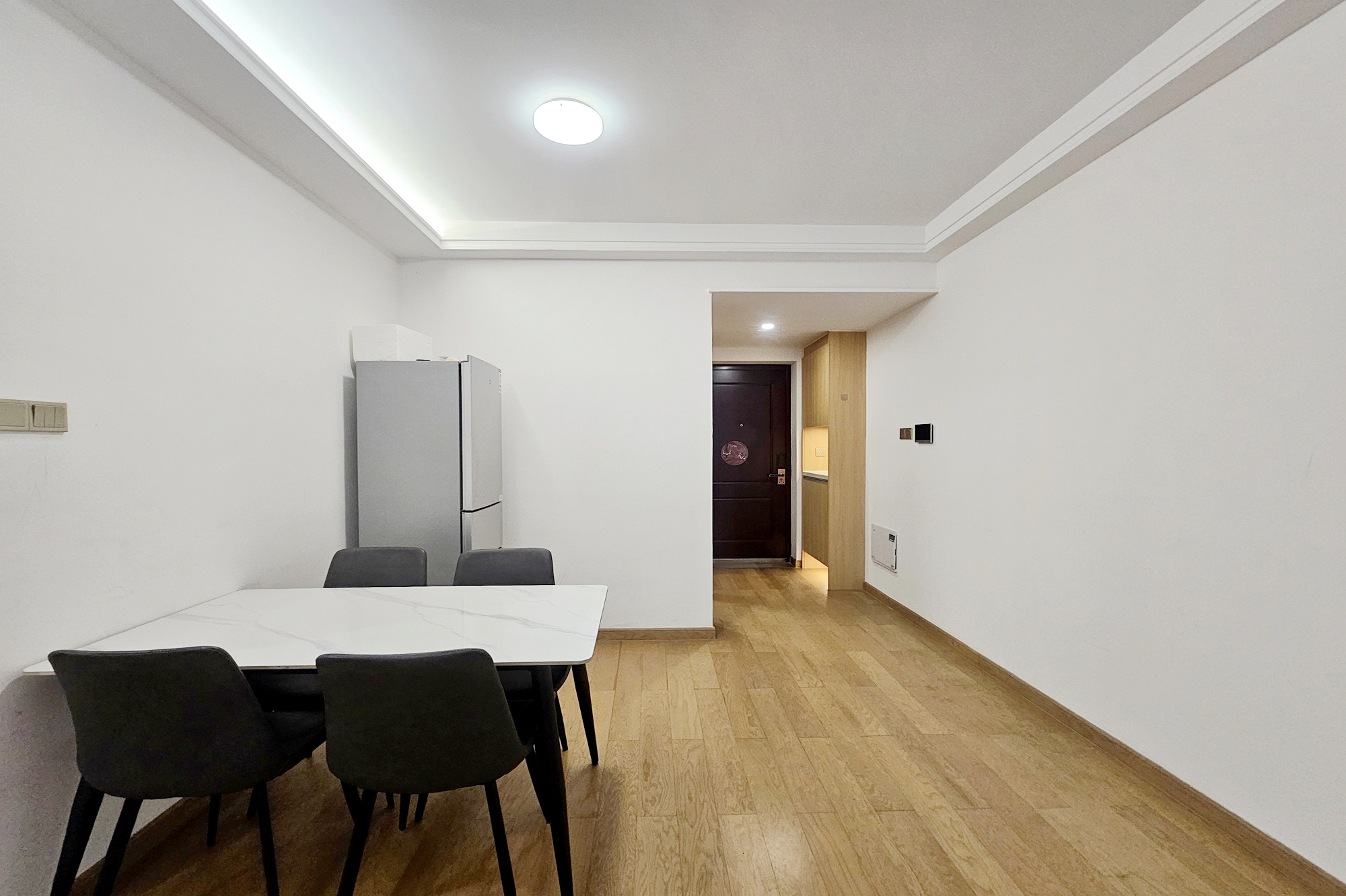 阳光城尚东湾青柠园  3室2厅1卫    92.0万 阳光城尚东湾青柠园  3室2厅1卫    92.0万客厅