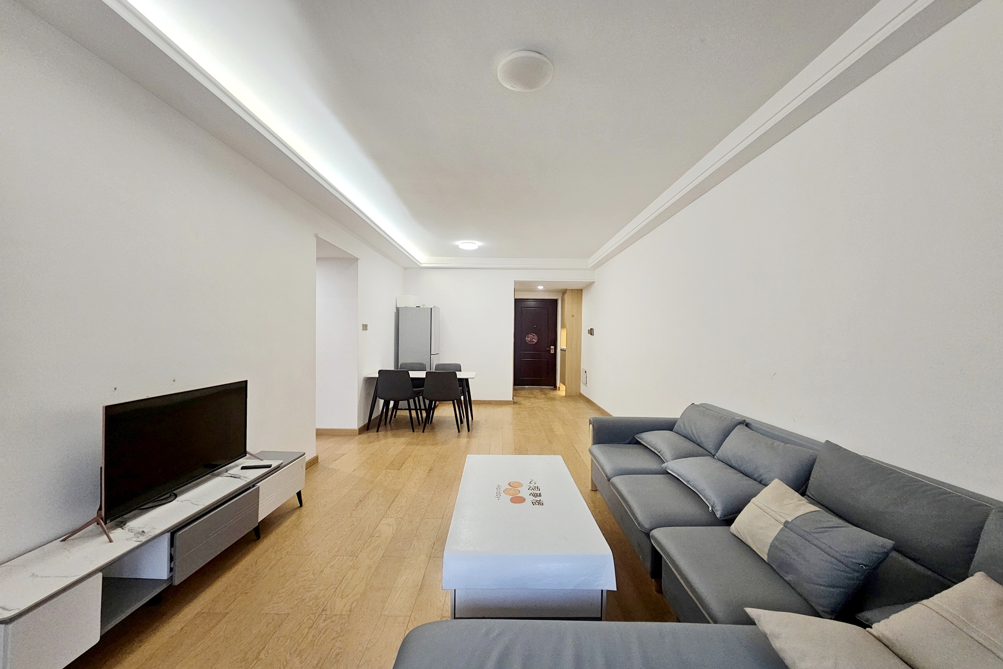 阳光城尚东湾青柠园  3室2厅1卫    92.0万 阳光城尚东湾青柠园  3室2厅1卫    92.0万客厅