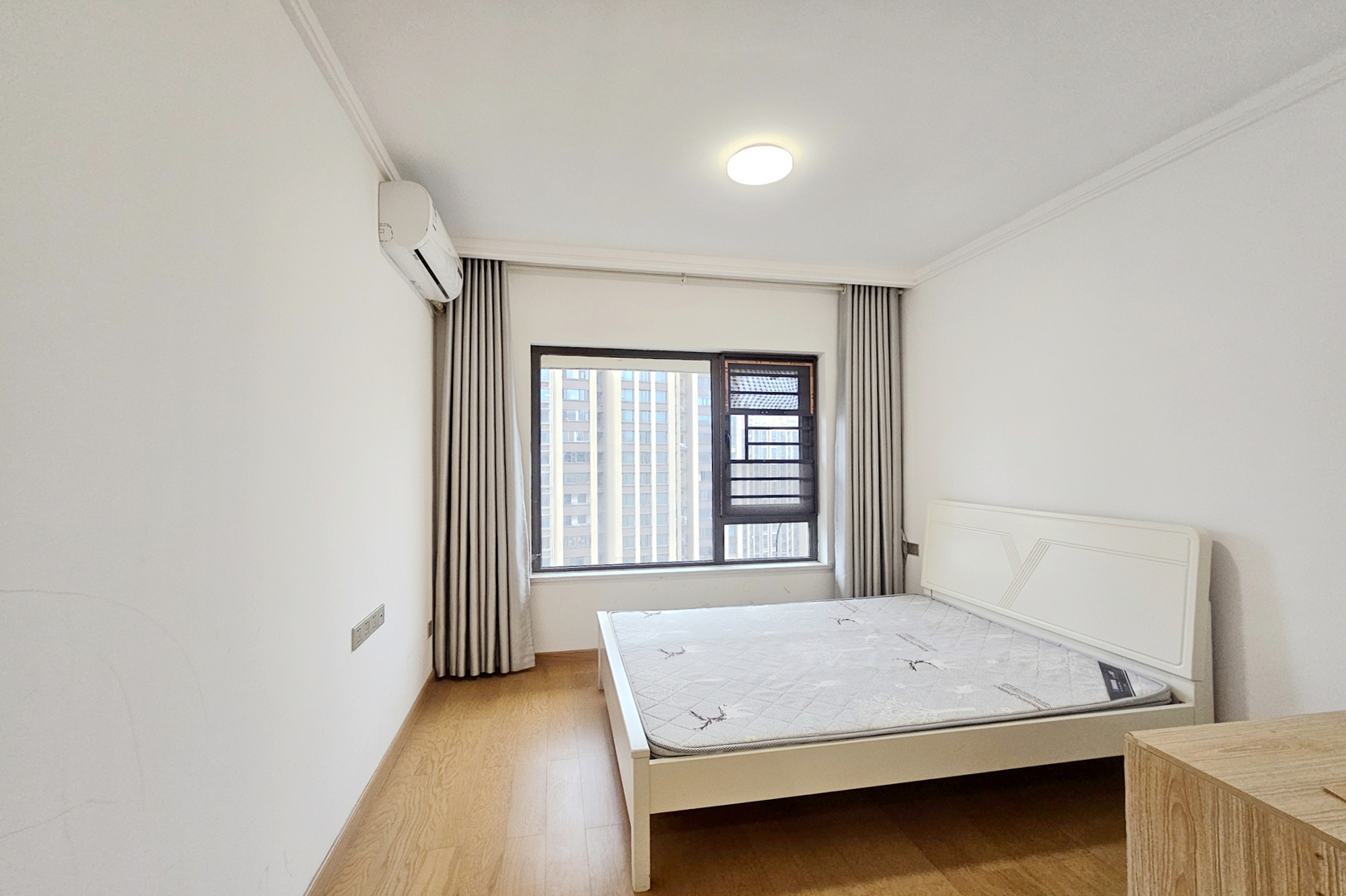 阳光城尚东湾青柠园  3室2厅1卫    92.0万 阳光城尚东湾青柠园  3室2厅1卫    92.0万卧室