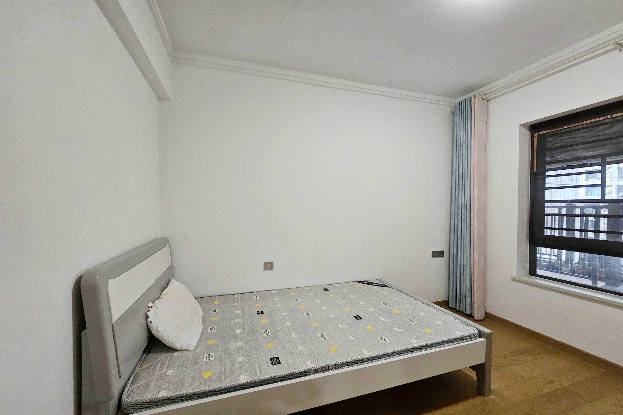 阳光城尚东湾青柠园  3室2厅1卫    92.0万 阳光城尚东湾青柠园  3室2厅1卫    92.0万卧室