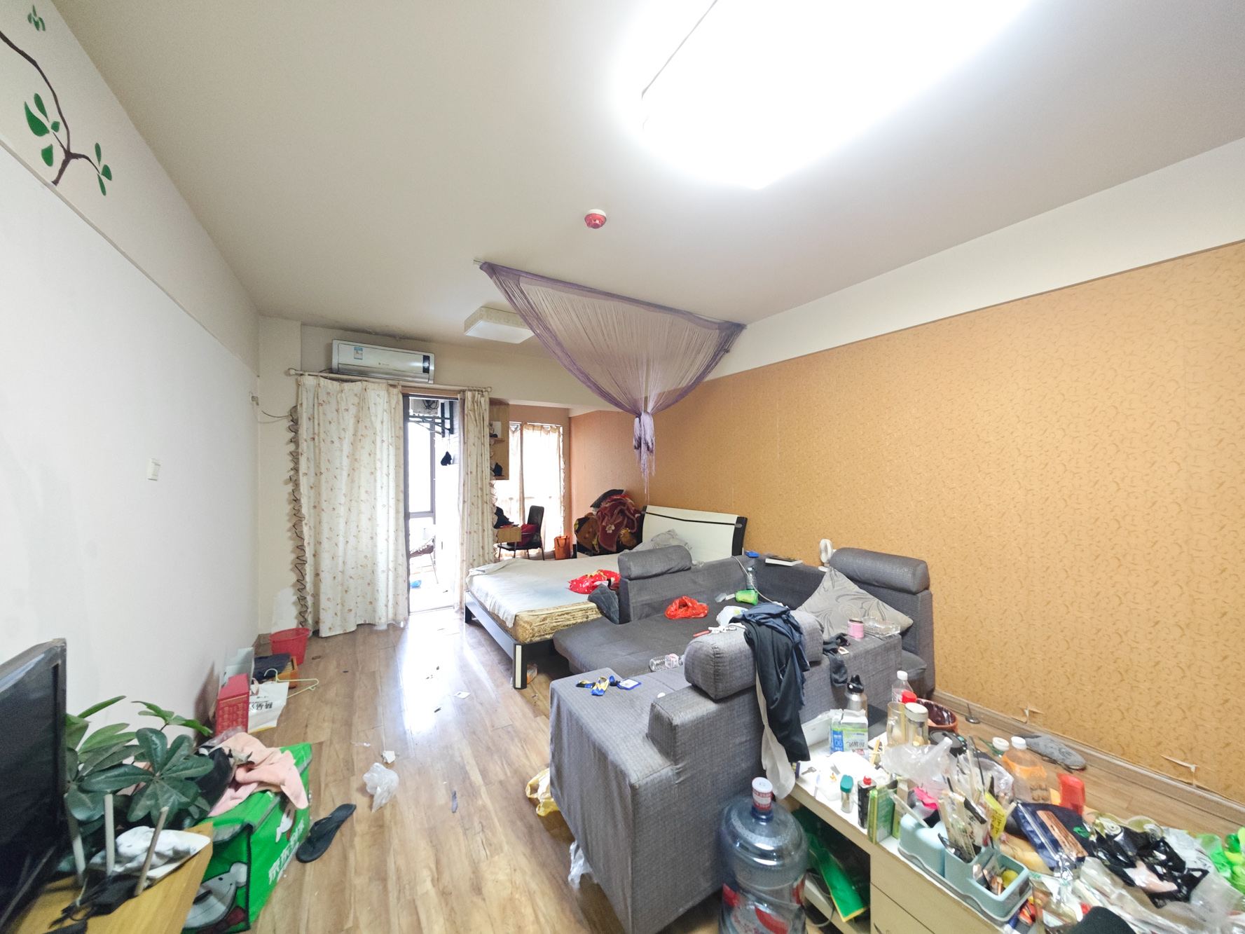 德庆水韵山城  1室1厅1卫   38.00万客厅