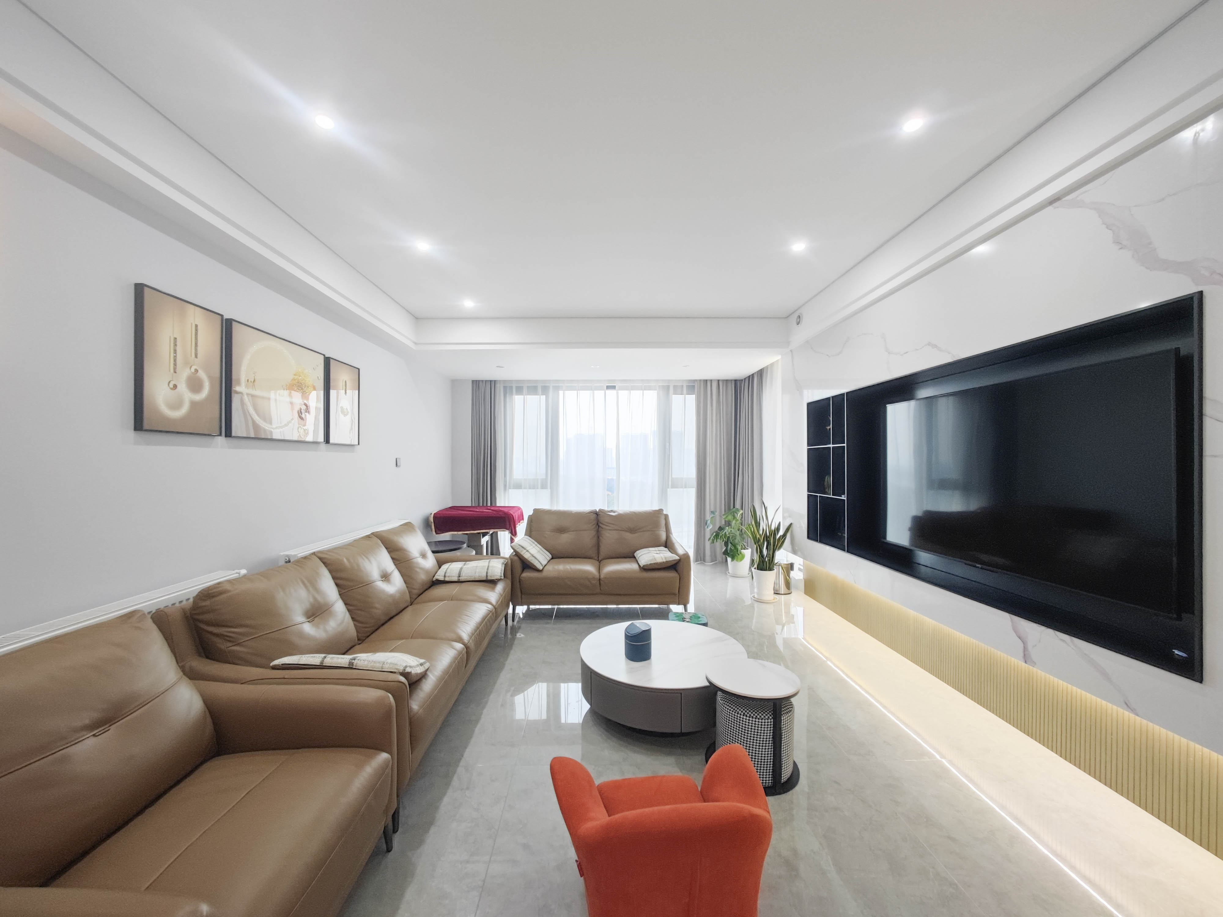 长房半岛蓝湾（观山月）  5室2厅2卫    185.0万客厅