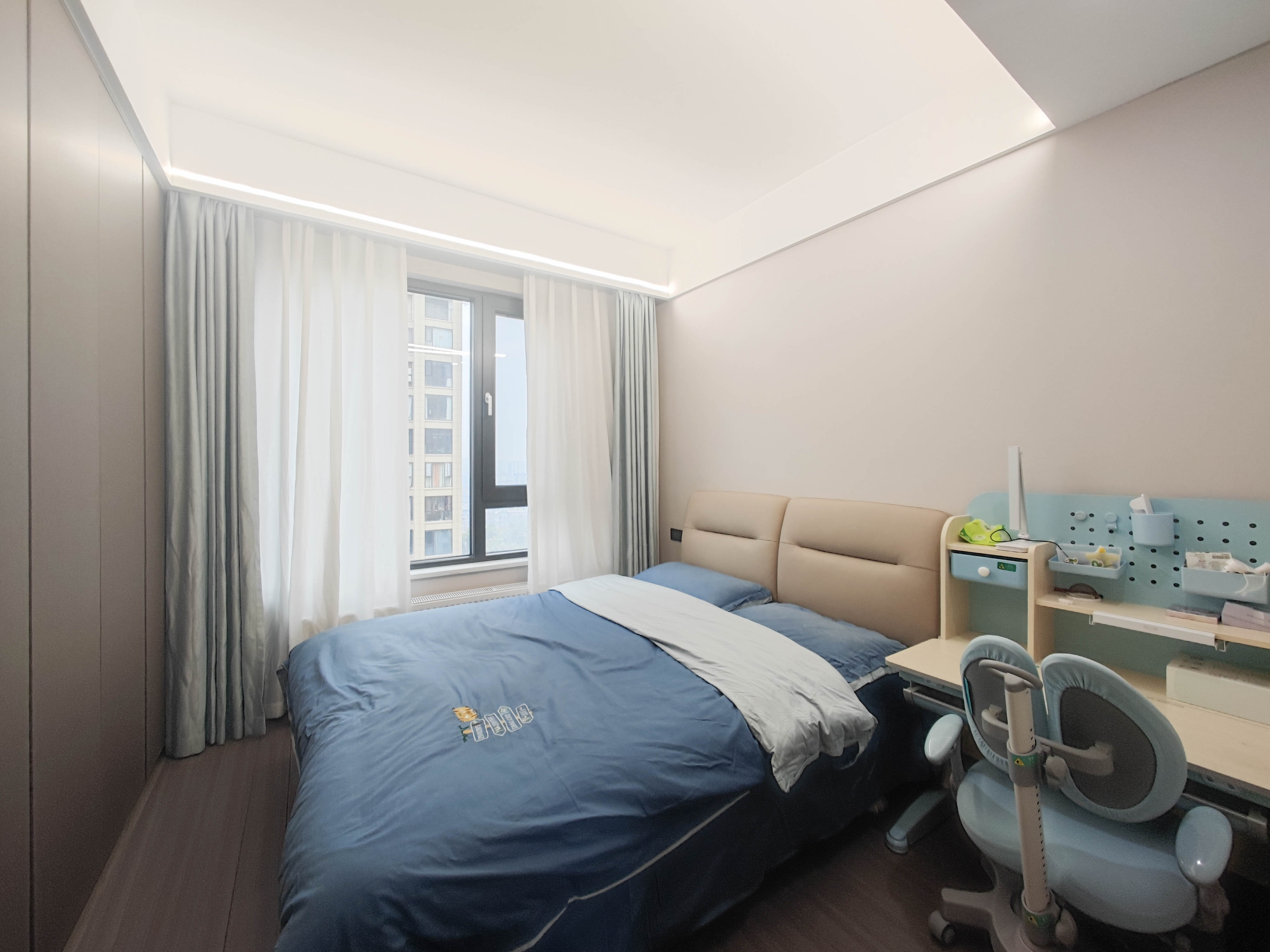 长房半岛蓝湾（观山月）  5室2厅2卫    185.0万卧室