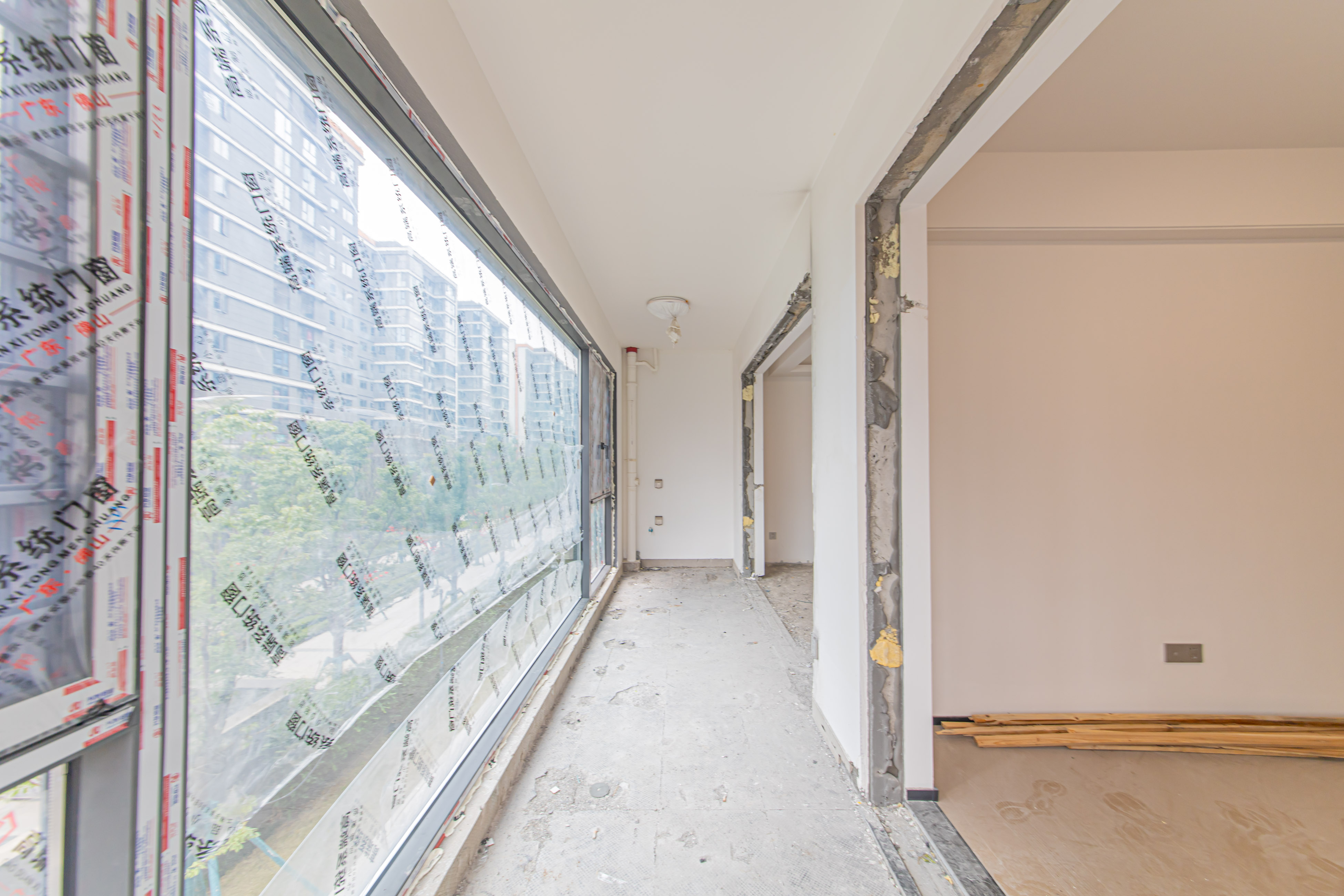 中海寰宇天下  3室2厅2卫    123.5万 中海寰宇天下  3室2厅2卫    123.5万阳台