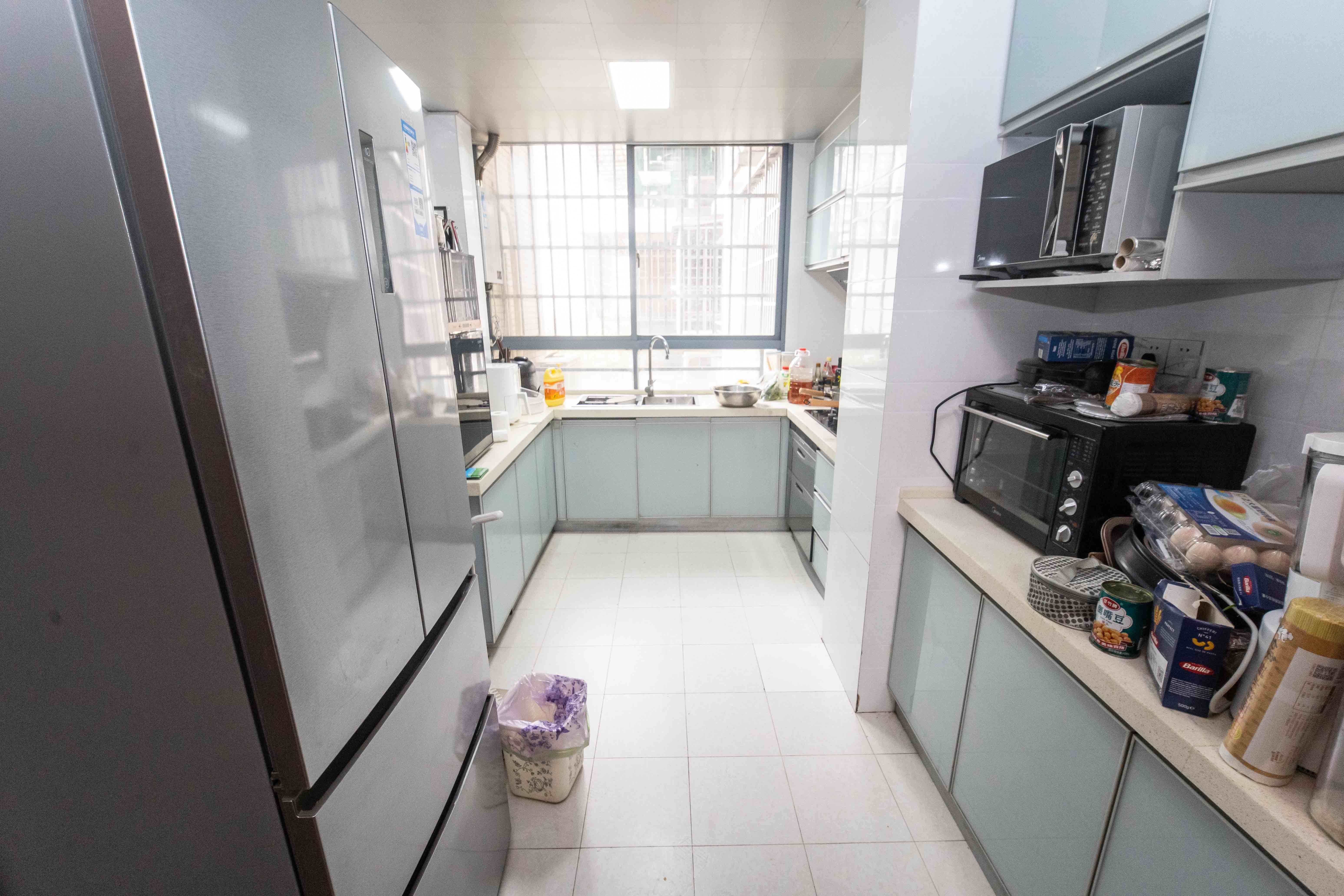 银港水晶城  4室2厅2卫    113.8万厨房