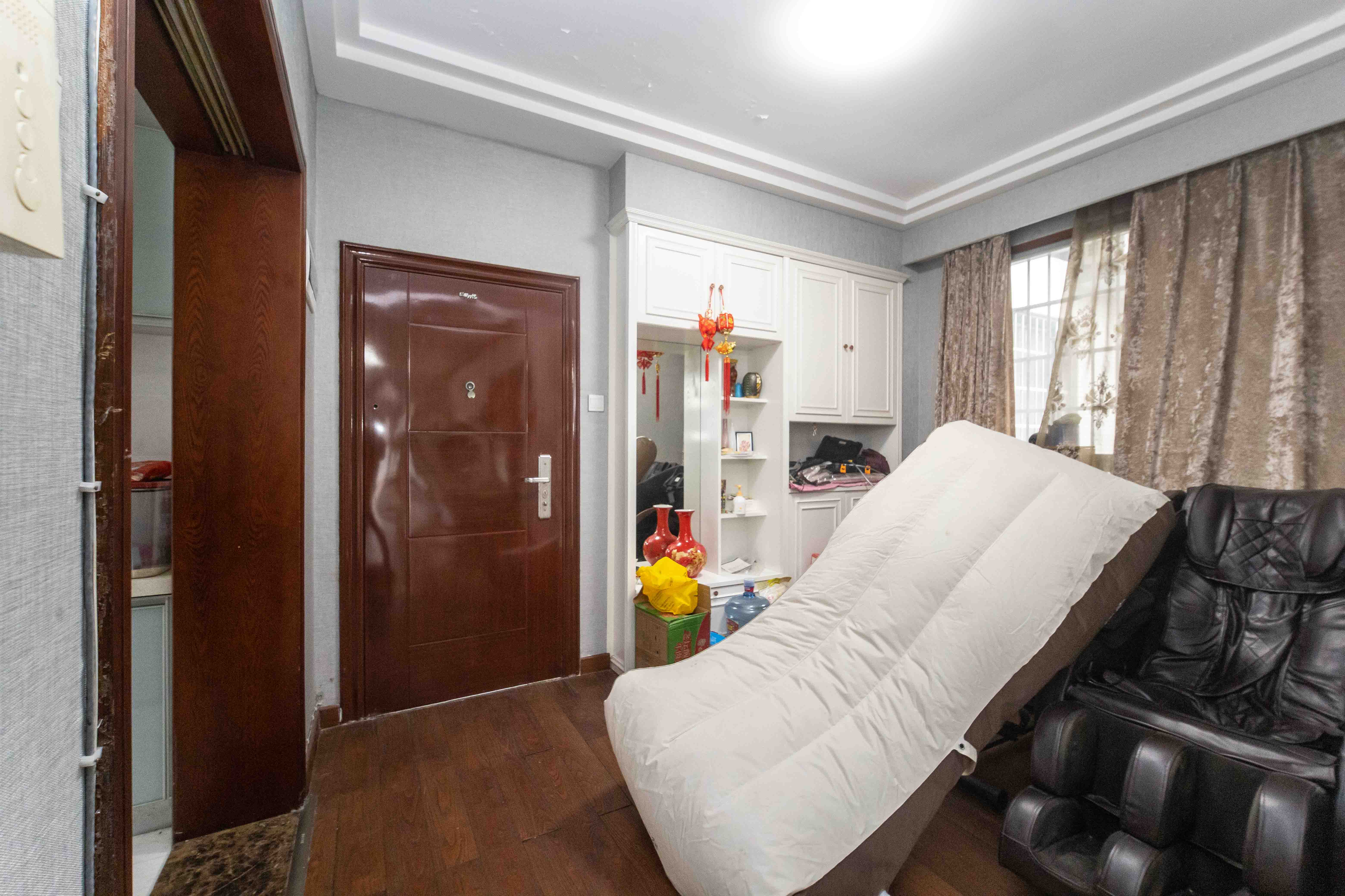 银港水晶城  4室2厅2卫    113.8万其他