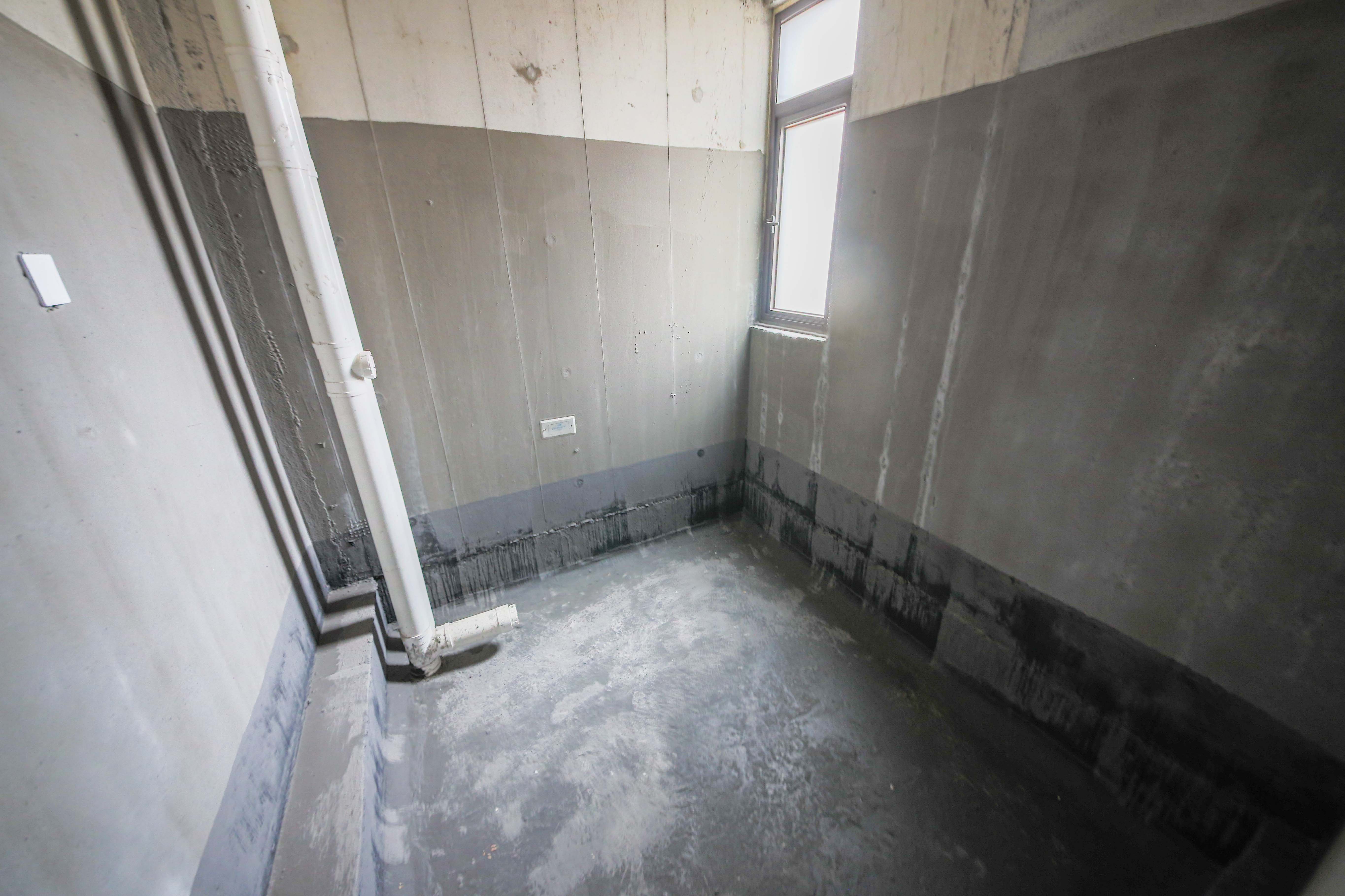 兴铁湘府和园  4室2厅2卫   240.00万卫生间