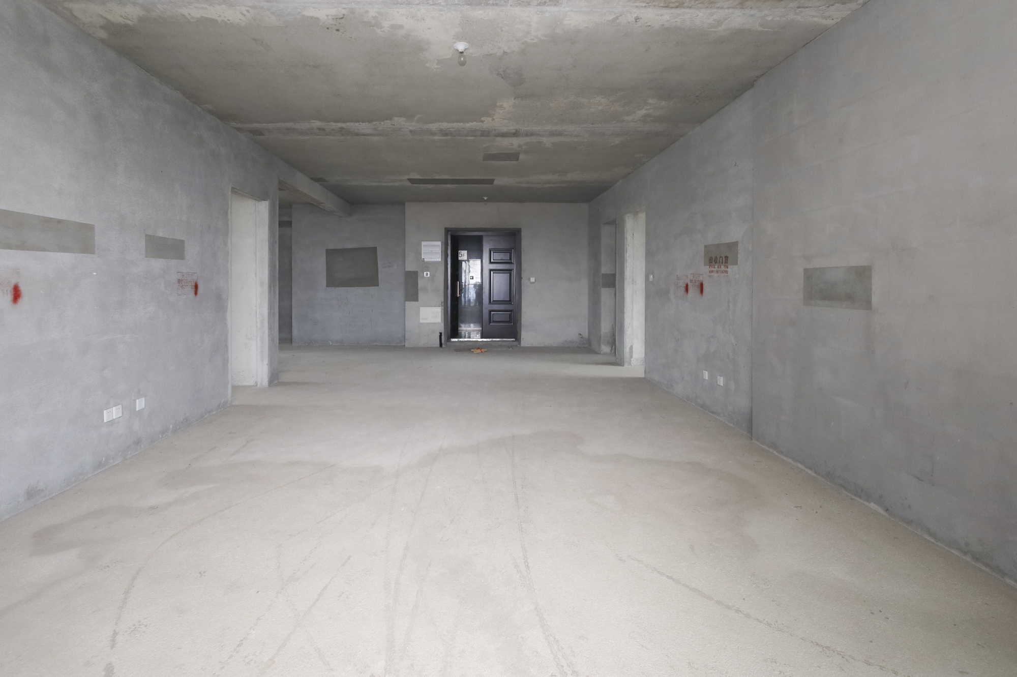 地铁中建江山玖樾  5室1厅3卫   330.00万