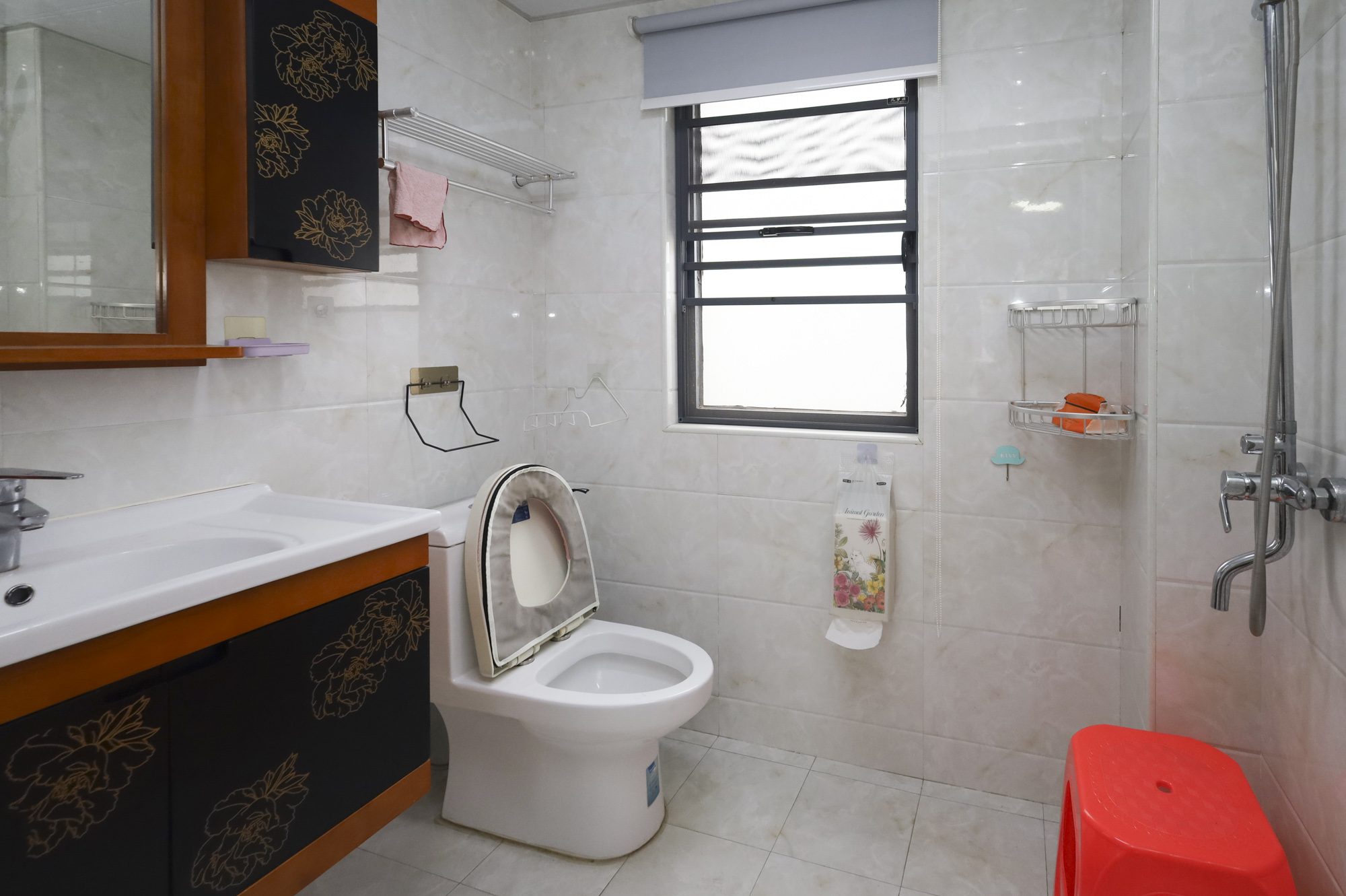 秀峰景园(领秀峰) 1室2厅1卫 80.0万 秀峰景园(领秀峰) 1室2厅1卫 80.0万卫生间