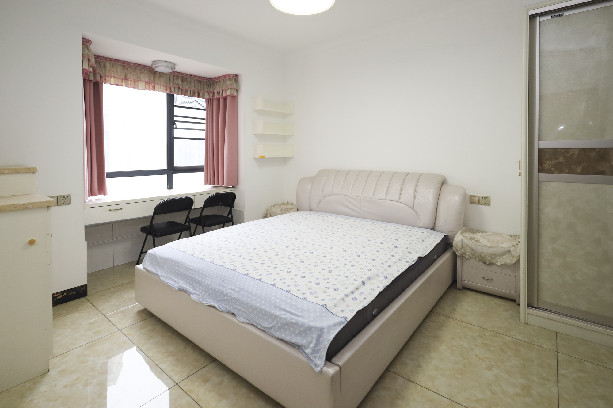 秀峰景园(领秀峰) 1室2厅1卫 80.0万 秀峰景园(领秀峰) 1室2厅1卫 80.0万卧室