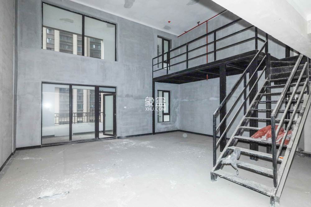 建发央著  4室2厅2卫    245.0万