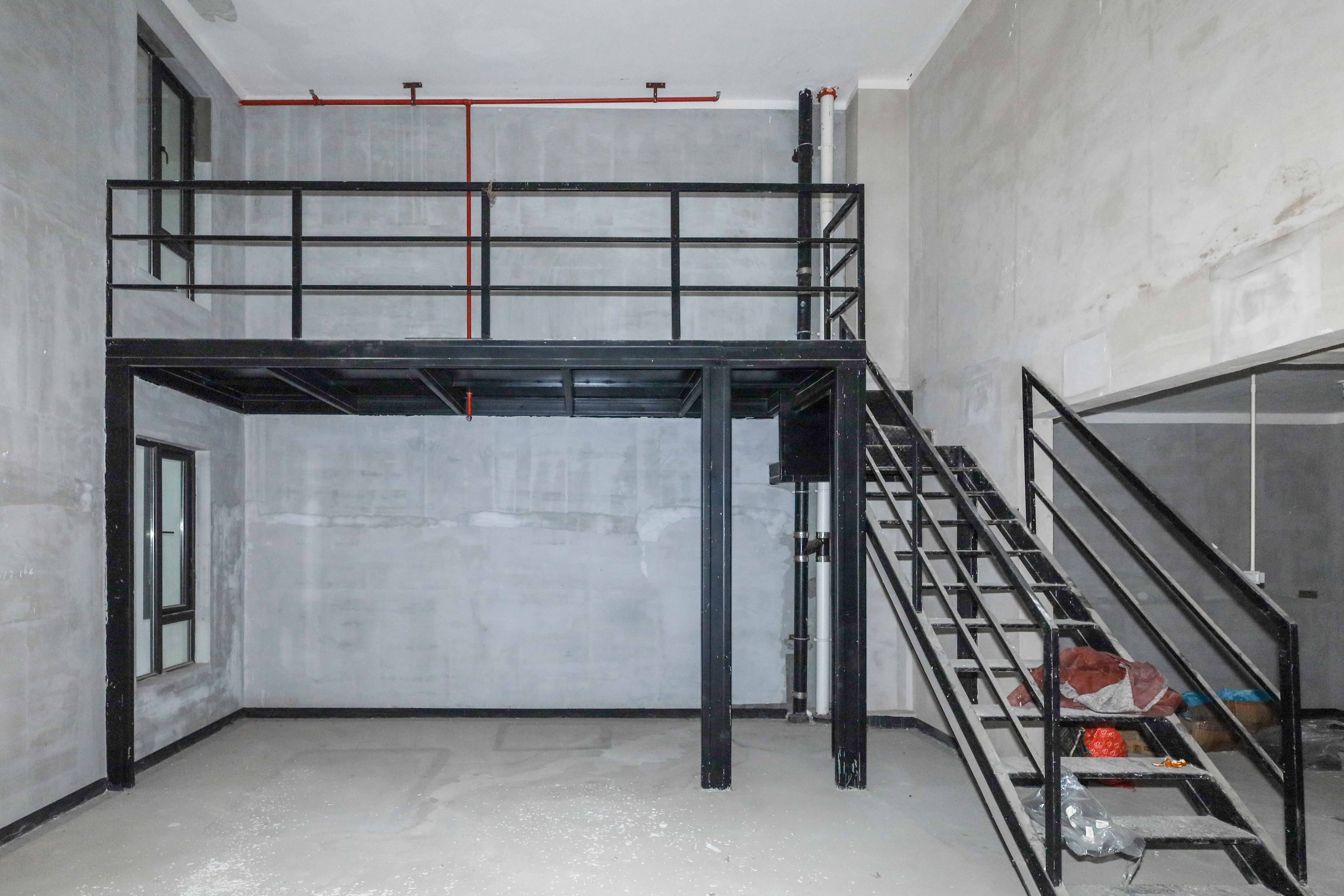 建发央著  4室2厅2卫   245.00万客厅