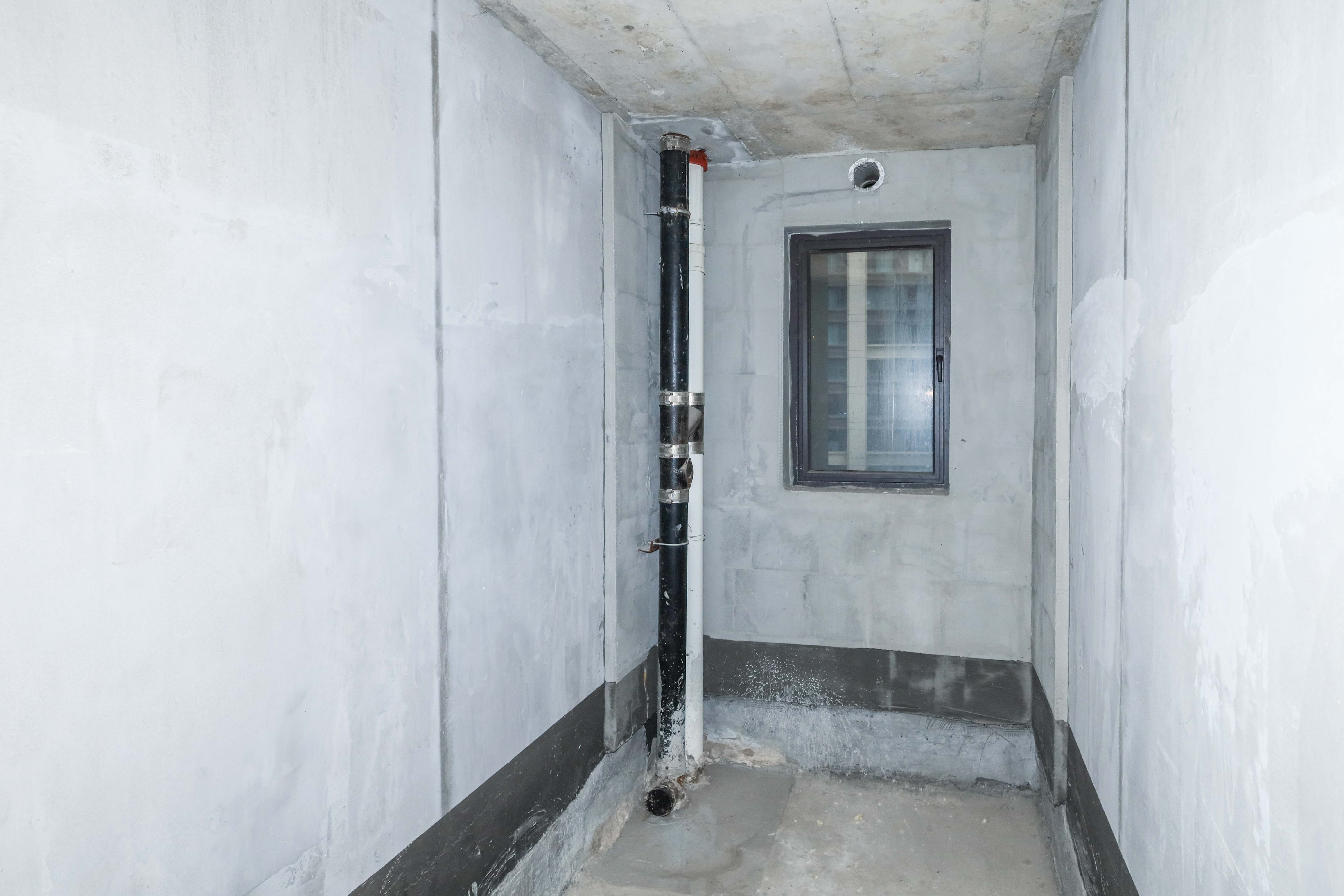 建发央著  4室2厅2卫   245.00万卫生间
