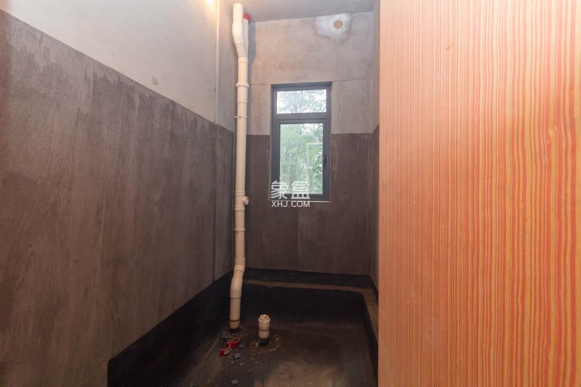 日盛湖湘花苑  4室2厅2卫    78.0万 日盛湖湘花苑  4室2厅2卫    78.0万卫生间