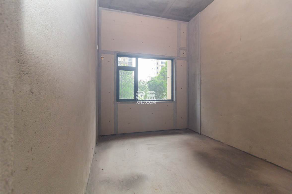 日盛湖湘花苑  4室2厅2卫    78.0万 日盛湖湘花苑  4室2厅2卫    78.0万卧室