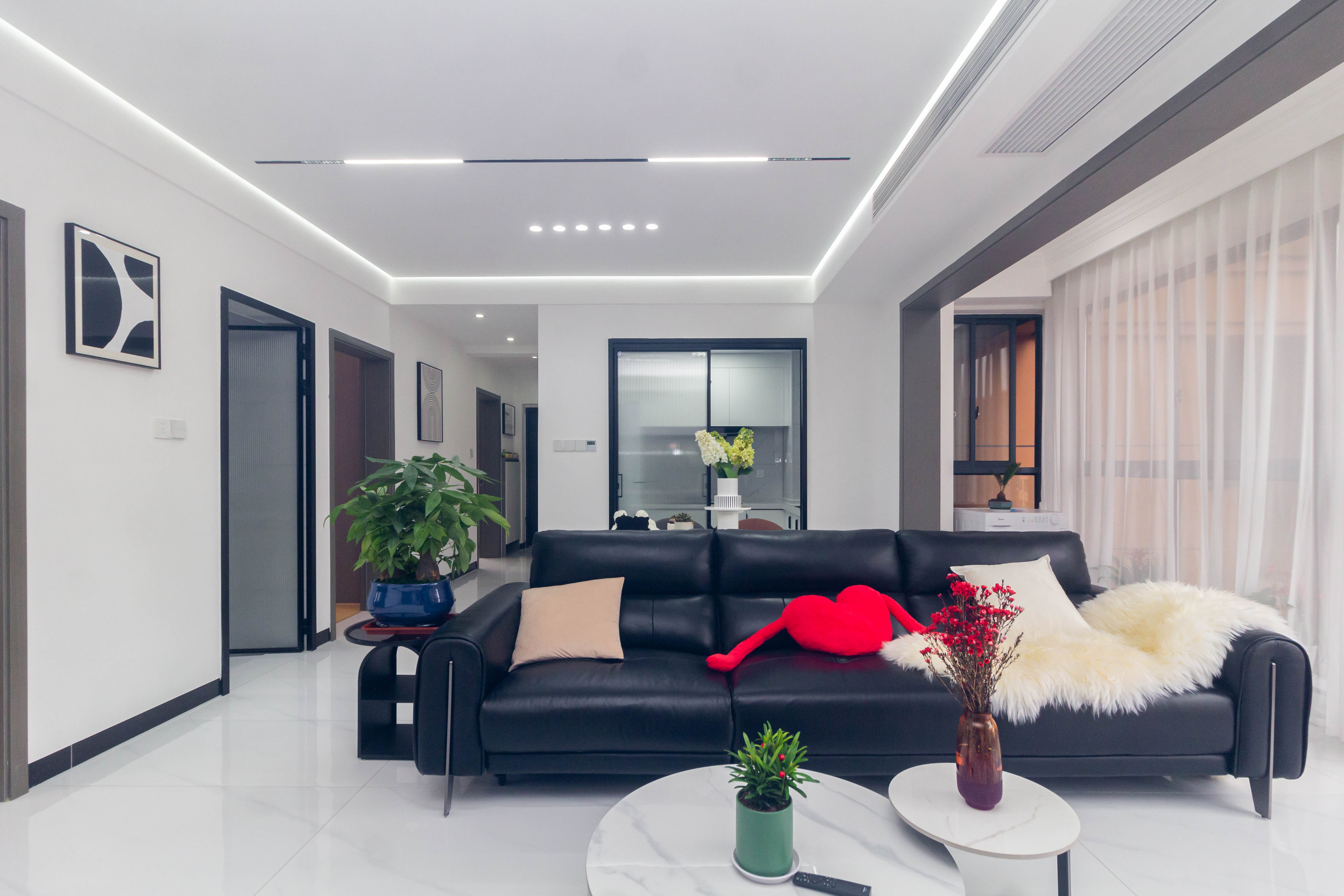 紫华郡 4室2厅2卫 71.8万 紫华郡 4室2厅2卫 71.8万客厅