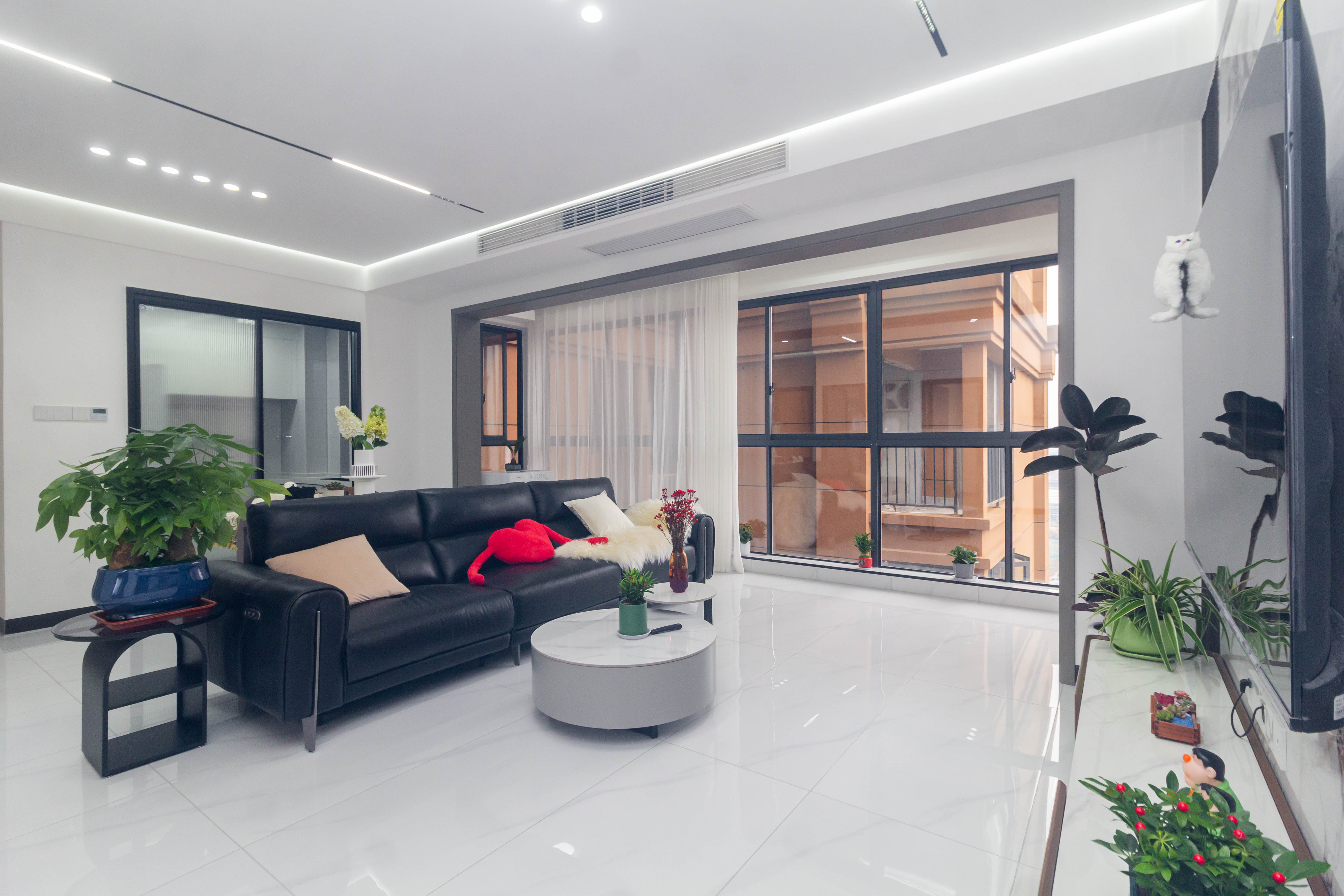 紫华郡 4室2厅2卫 71.8万 紫华郡 4室2厅2卫 71.8万客厅