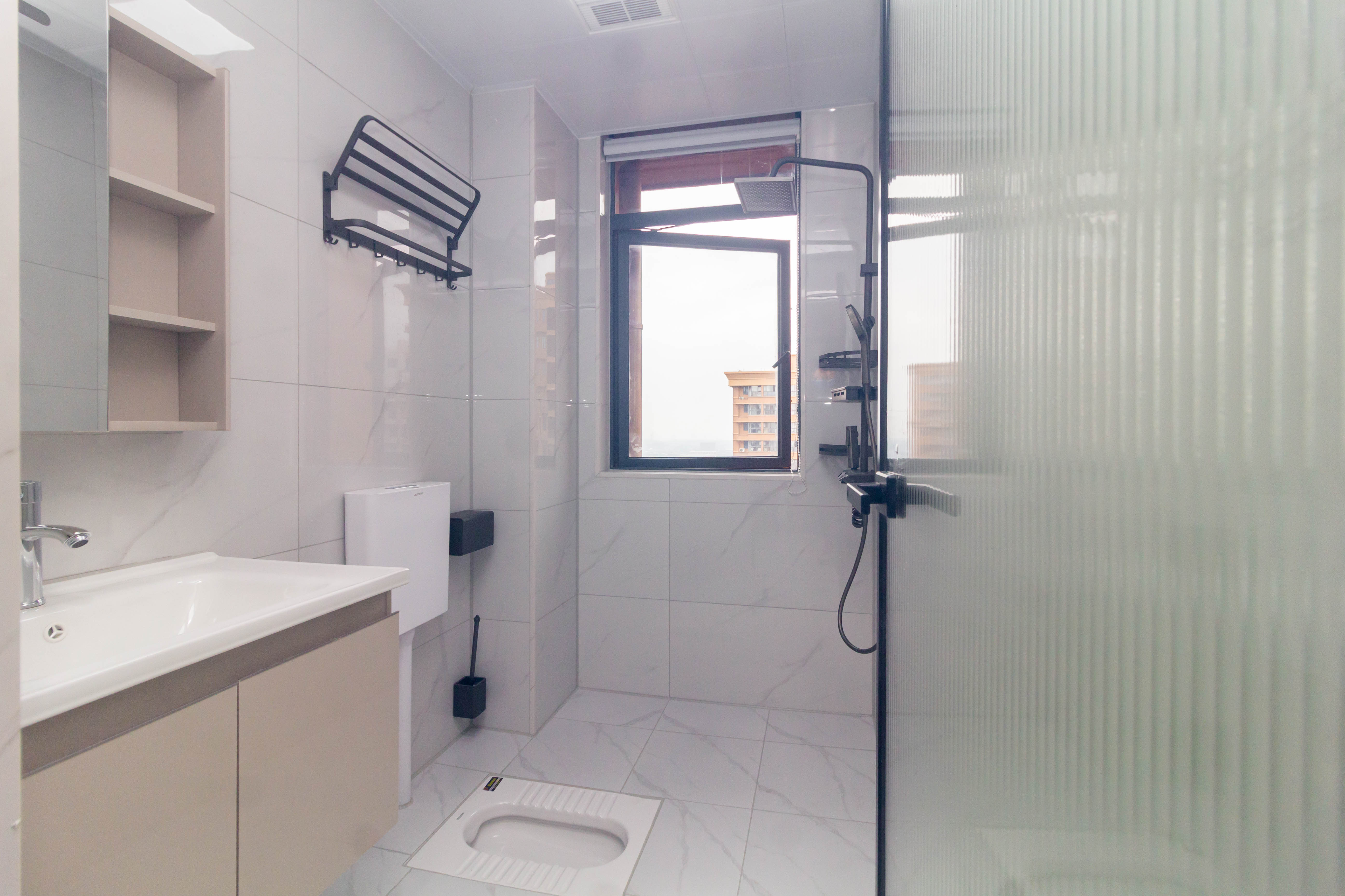 紫华郡 4室2厅2卫 71.8万 紫华郡 4室2厅2卫 71.8万卫生间