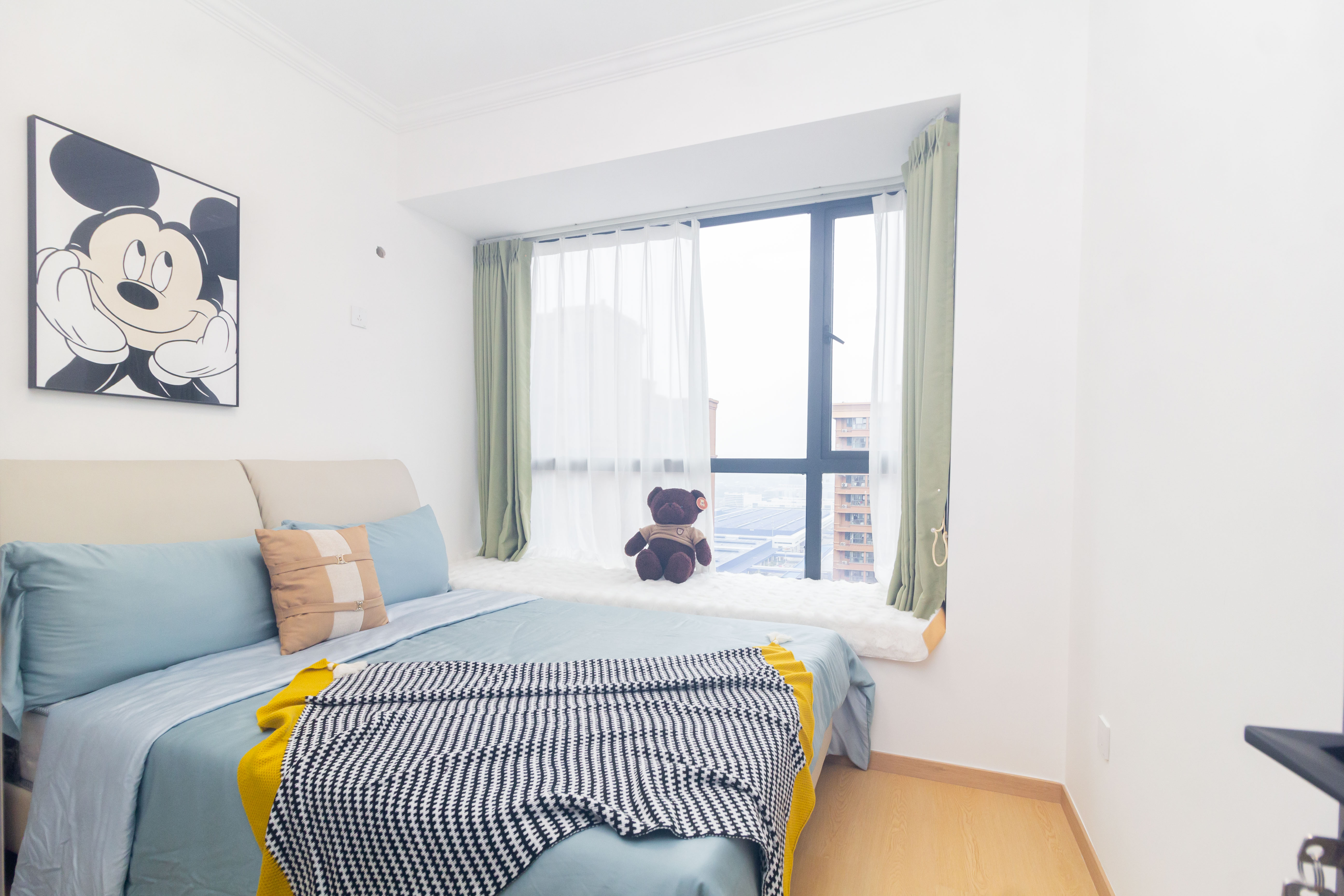 紫华郡 4室2厅2卫 71.8万 紫华郡 4室2厅2卫 71.8万卧室