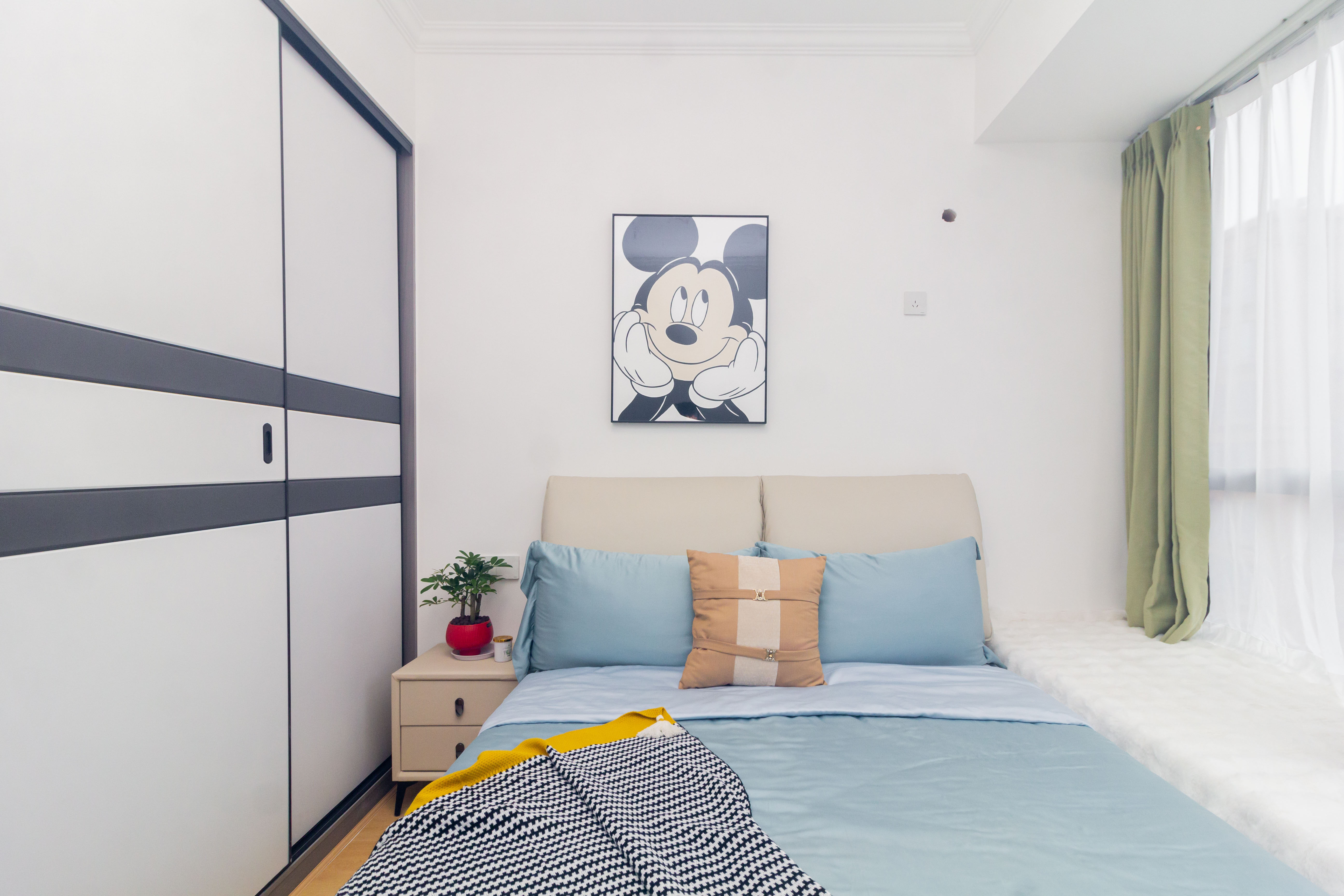 紫华郡 4室2厅2卫 71.8万 紫华郡 4室2厅2卫 71.8万卧室