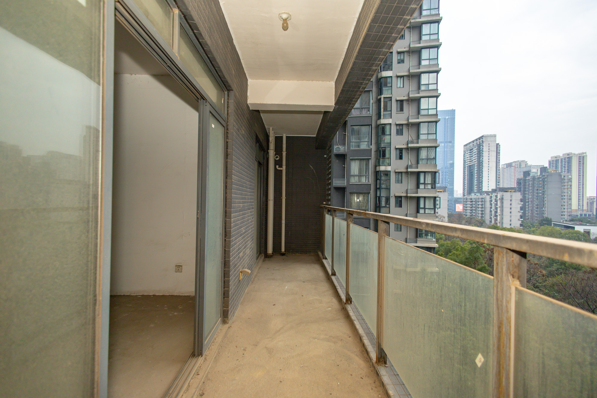 恒基凯旋门一二期 3室2厅2卫 125.0万 恒基凯旋门一二期 3室2厅2卫 125.0万阳台