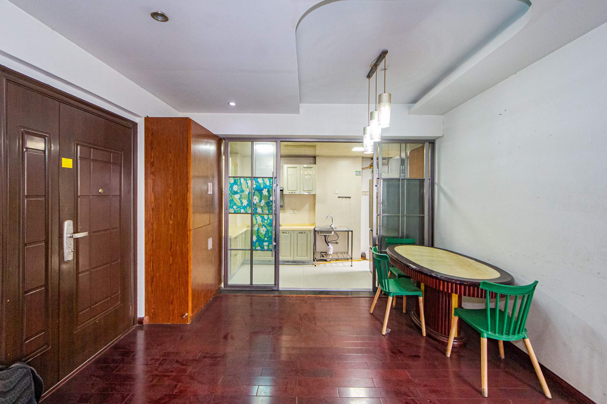 滨江君悦香邸 2室2厅1卫 73.0万 滨江君悦香邸 2室2厅1卫 73.0万客厅