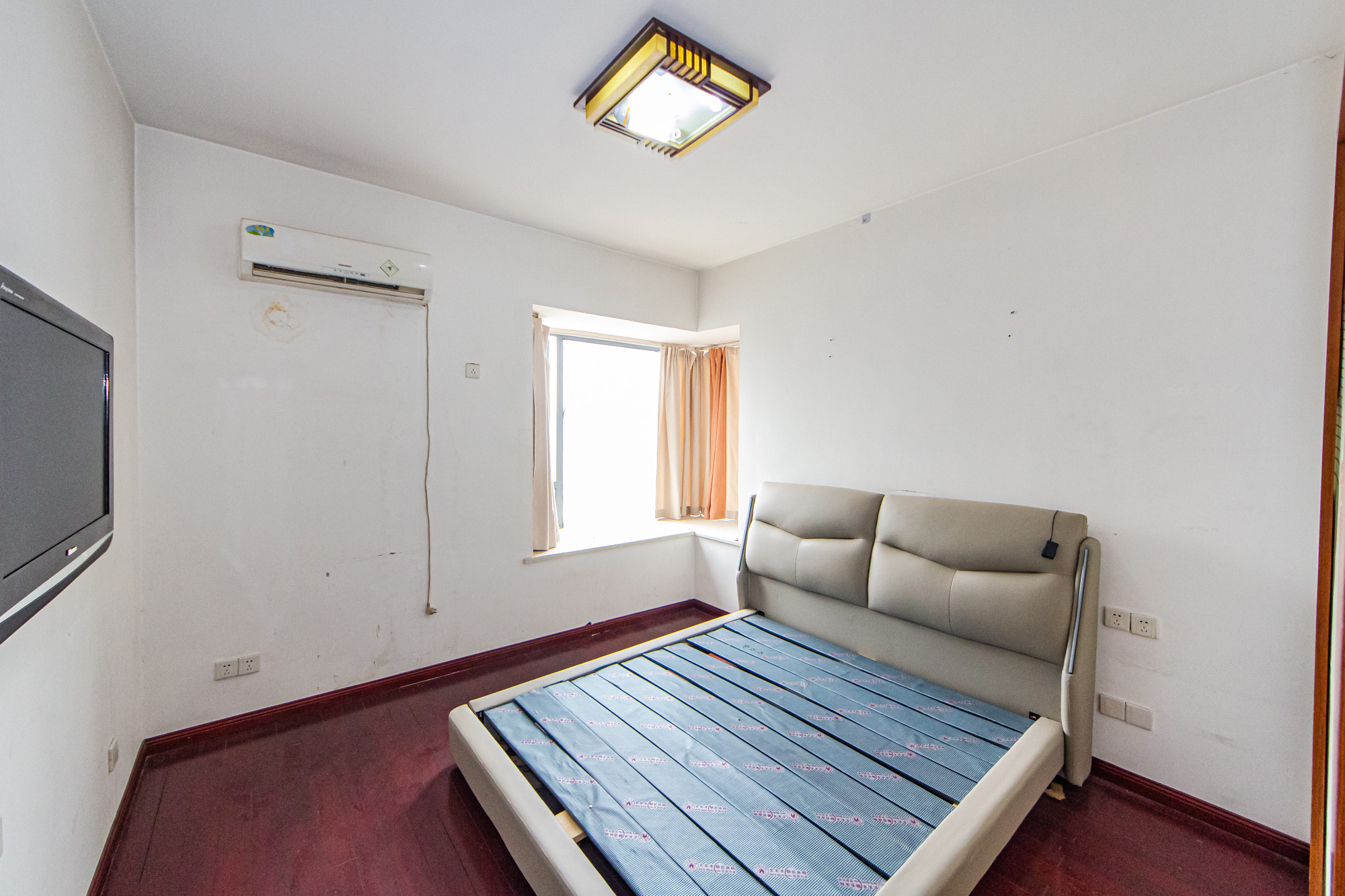 滨江君悦香邸 2室2厅1卫 73.0万 滨江君悦香邸 2室2厅1卫 73.0万卧室