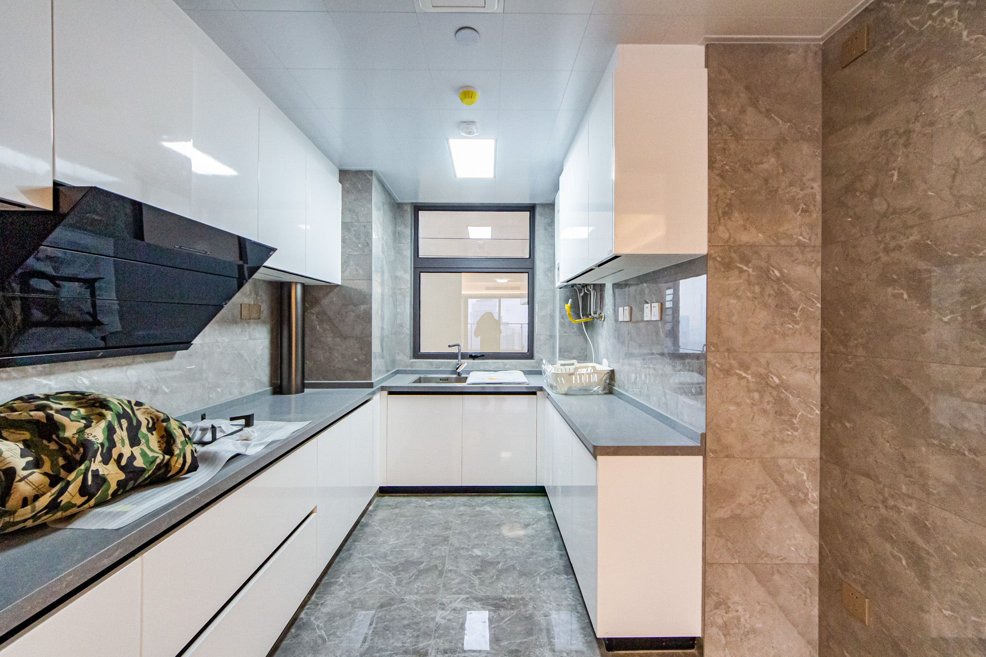 北辰瀚江府 4室2厅2卫 240.0万 北辰瀚江府 4室2厅2卫 240.0万厨房