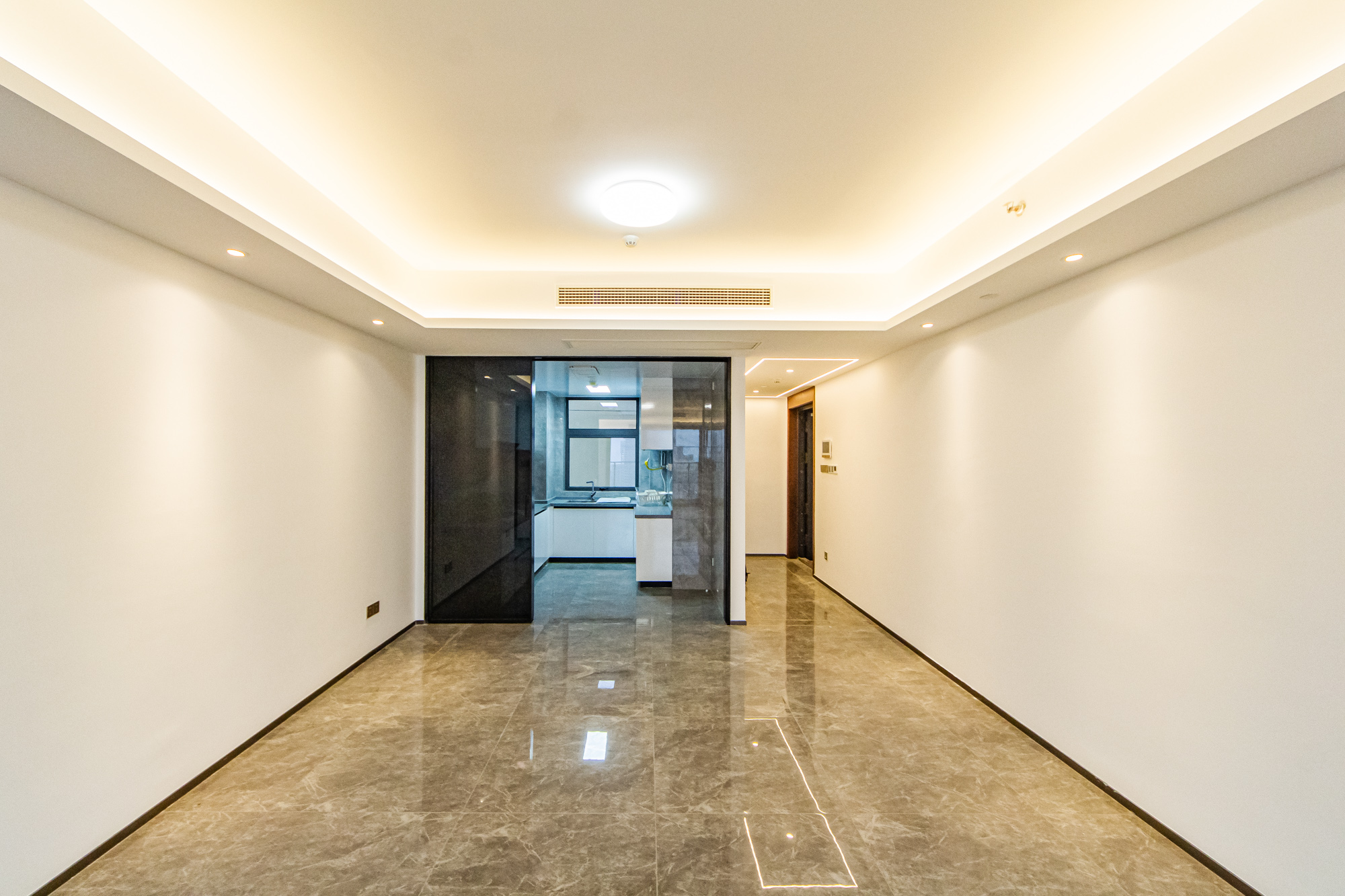 北辰瀚江府 4室2厅2卫 240.0万 北辰瀚江府 4室2厅2卫 240.0万客厅