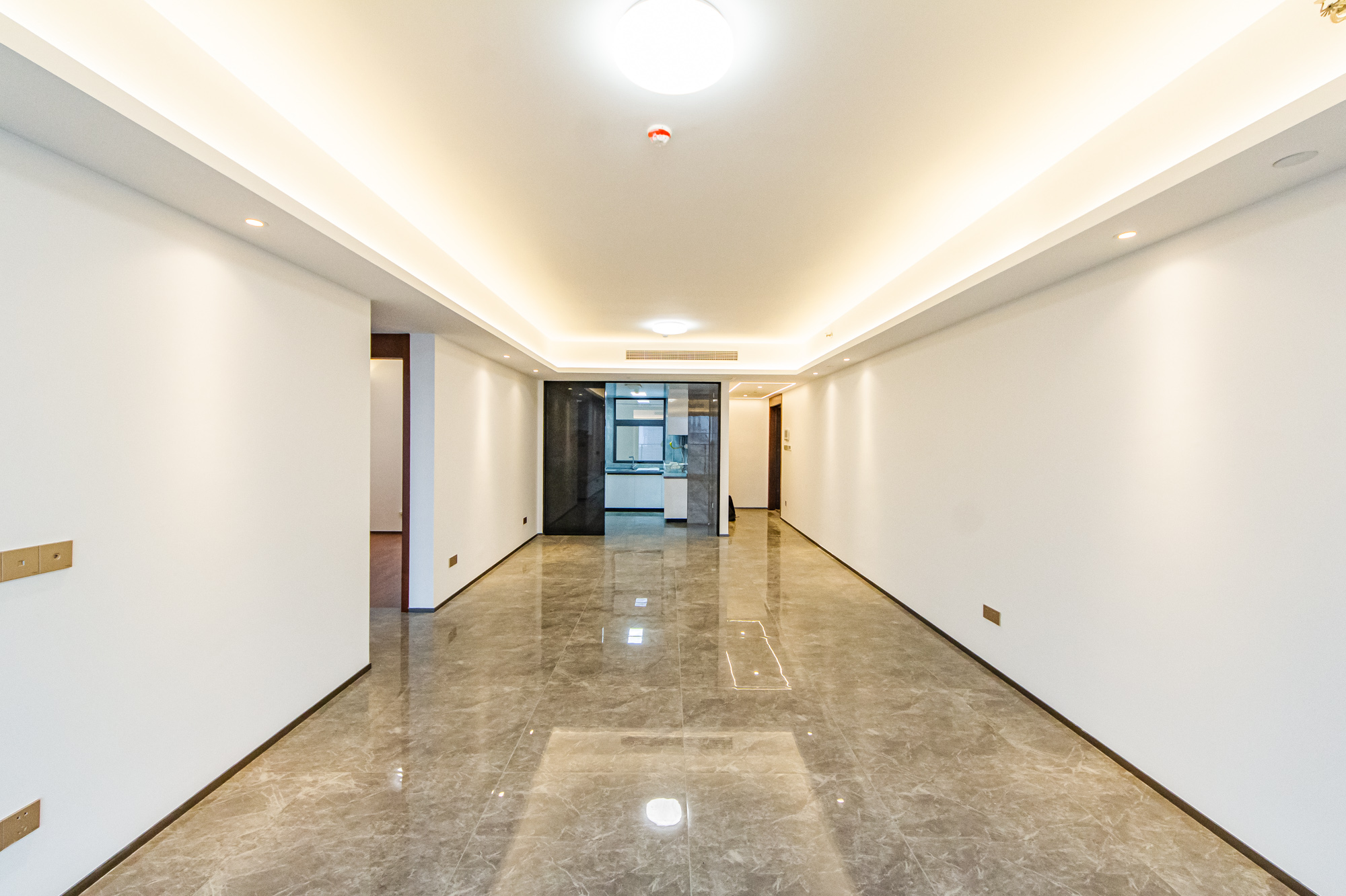 北辰瀚江府 4室2厅2卫 240.0万 北辰瀚江府 4室2厅2卫 240.0万客厅