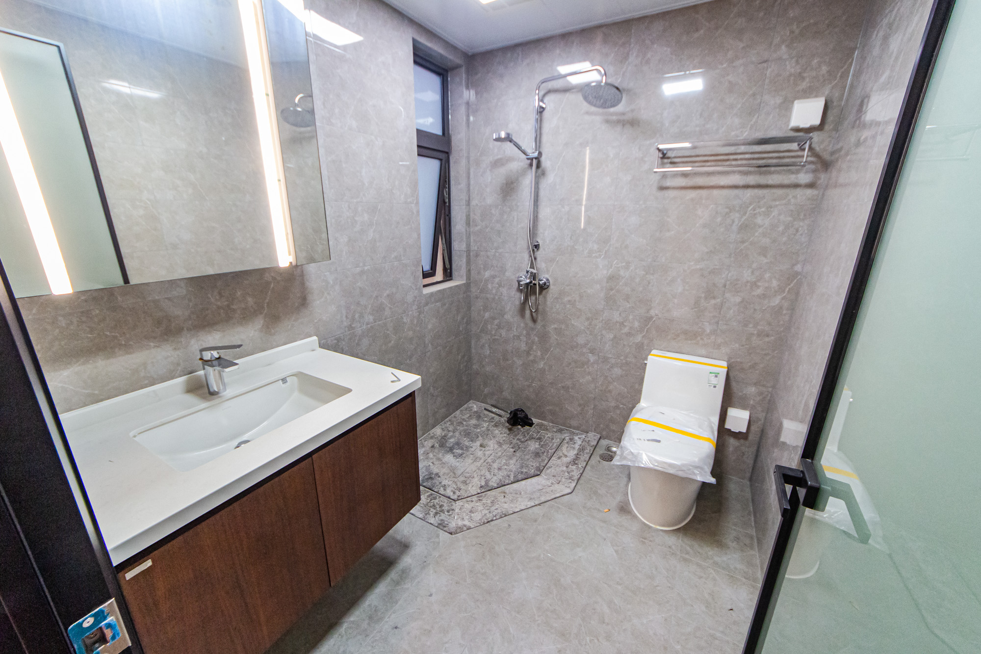 北辰瀚江府 4室2厅2卫 240.0万 北辰瀚江府 4室2厅2卫 240.0万卫生间