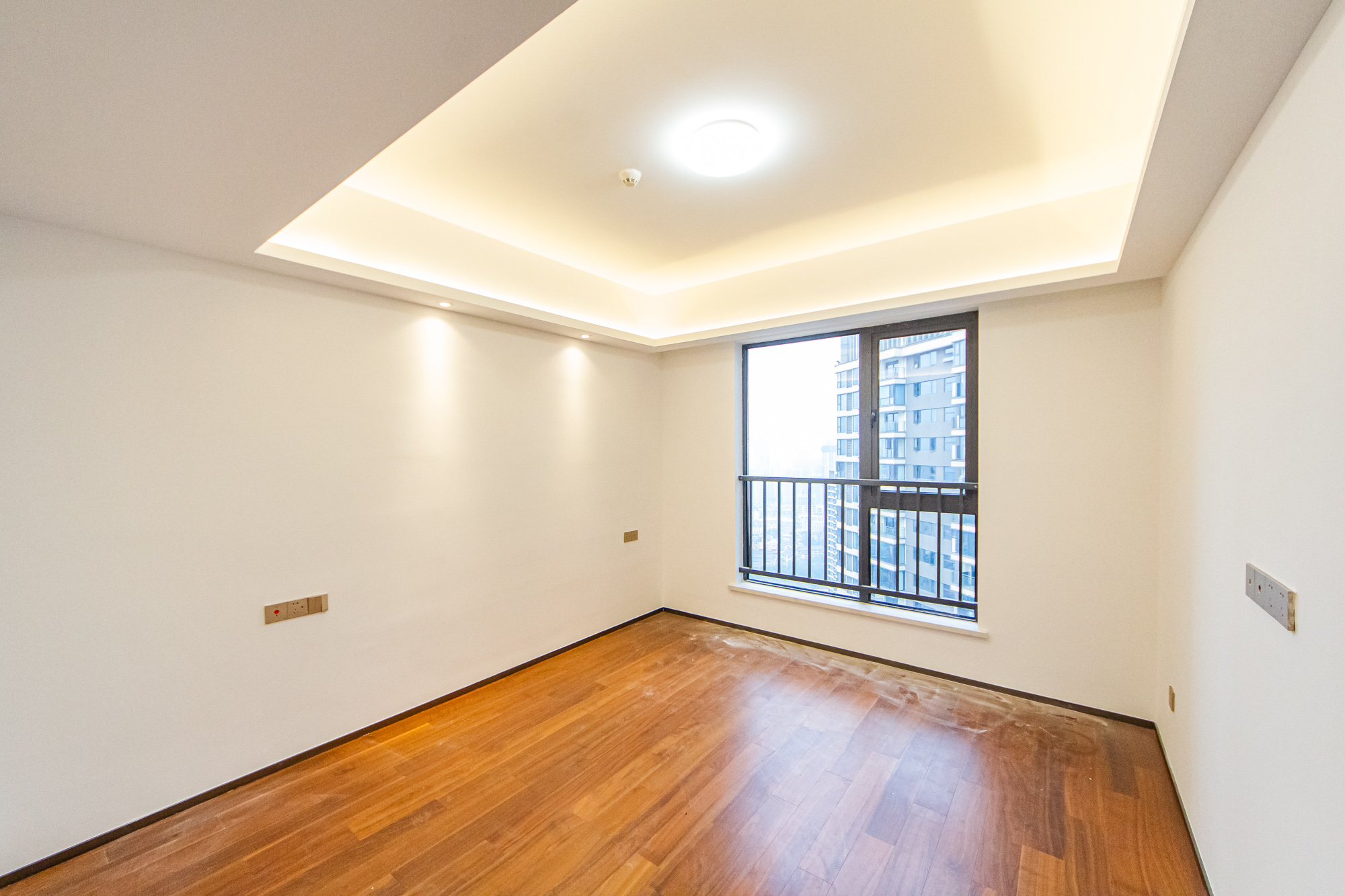 北辰瀚江府 4室2厅2卫 240.0万 北辰瀚江府 4室2厅2卫 240.0万卧室