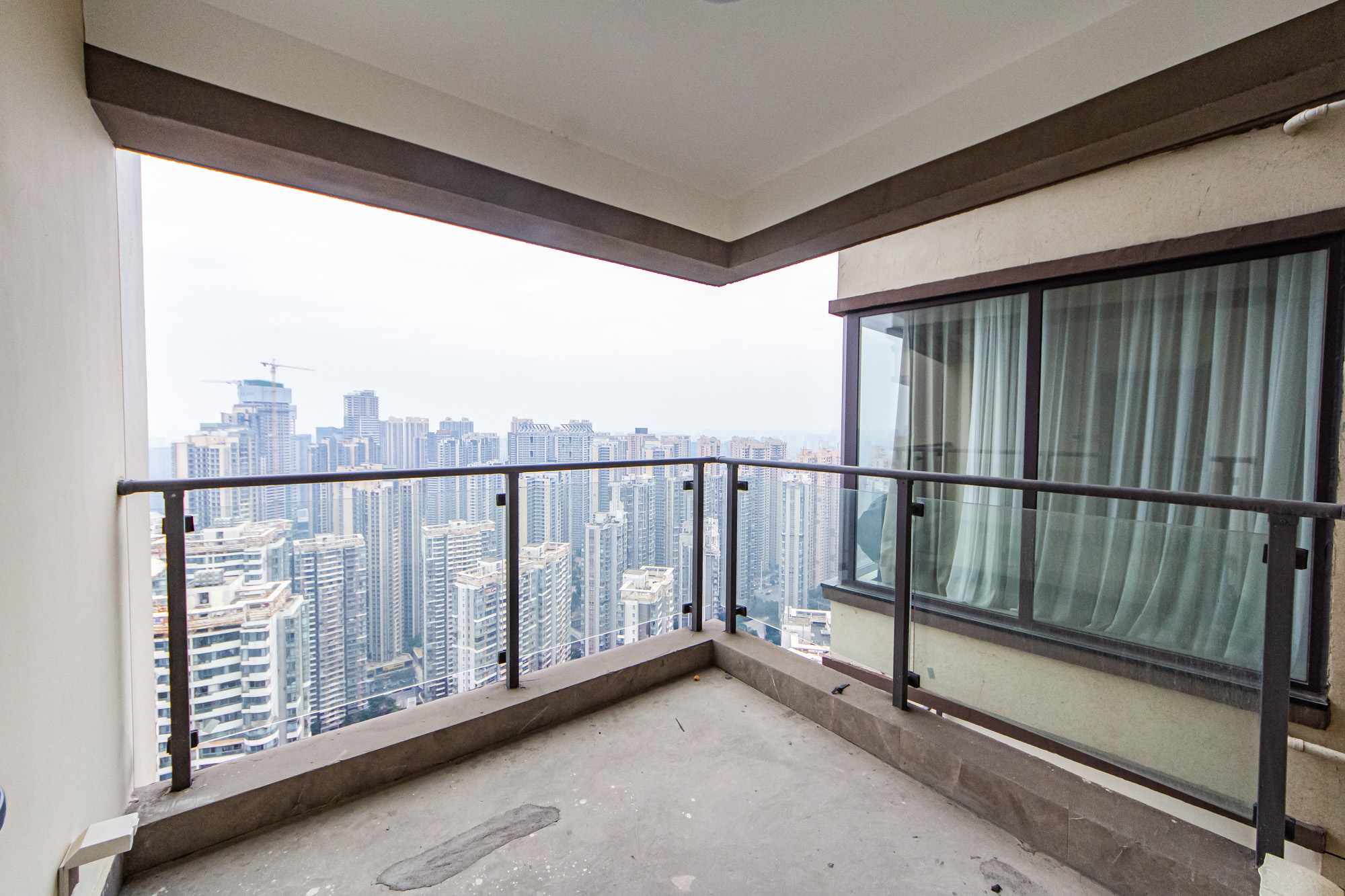 北辰瀚江府 4室2厅2卫 240.0万 北辰瀚江府 4室2厅2卫 240.0万阳台