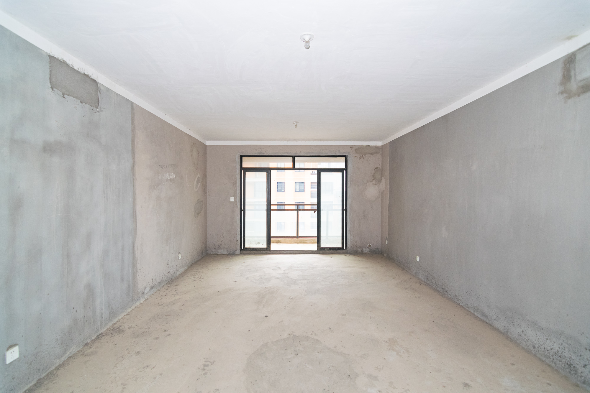 丽景华庭  3室1厅1卫    75.0万 丽景华庭  3室1厅1卫    75.0万