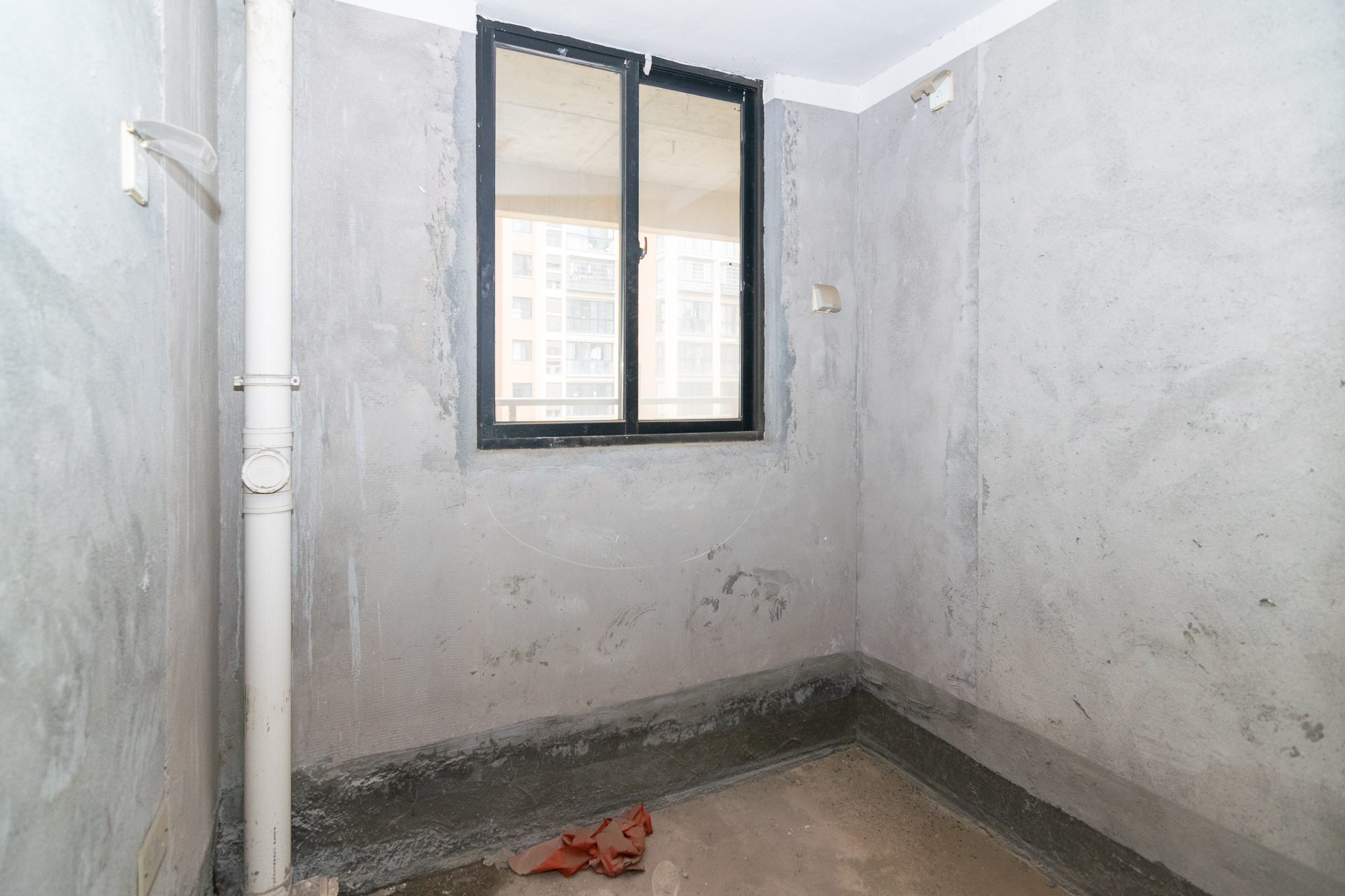 丽景华庭 3室1厅1卫 75.0万 丽景华庭 3室1厅1卫 75.0万卫生间