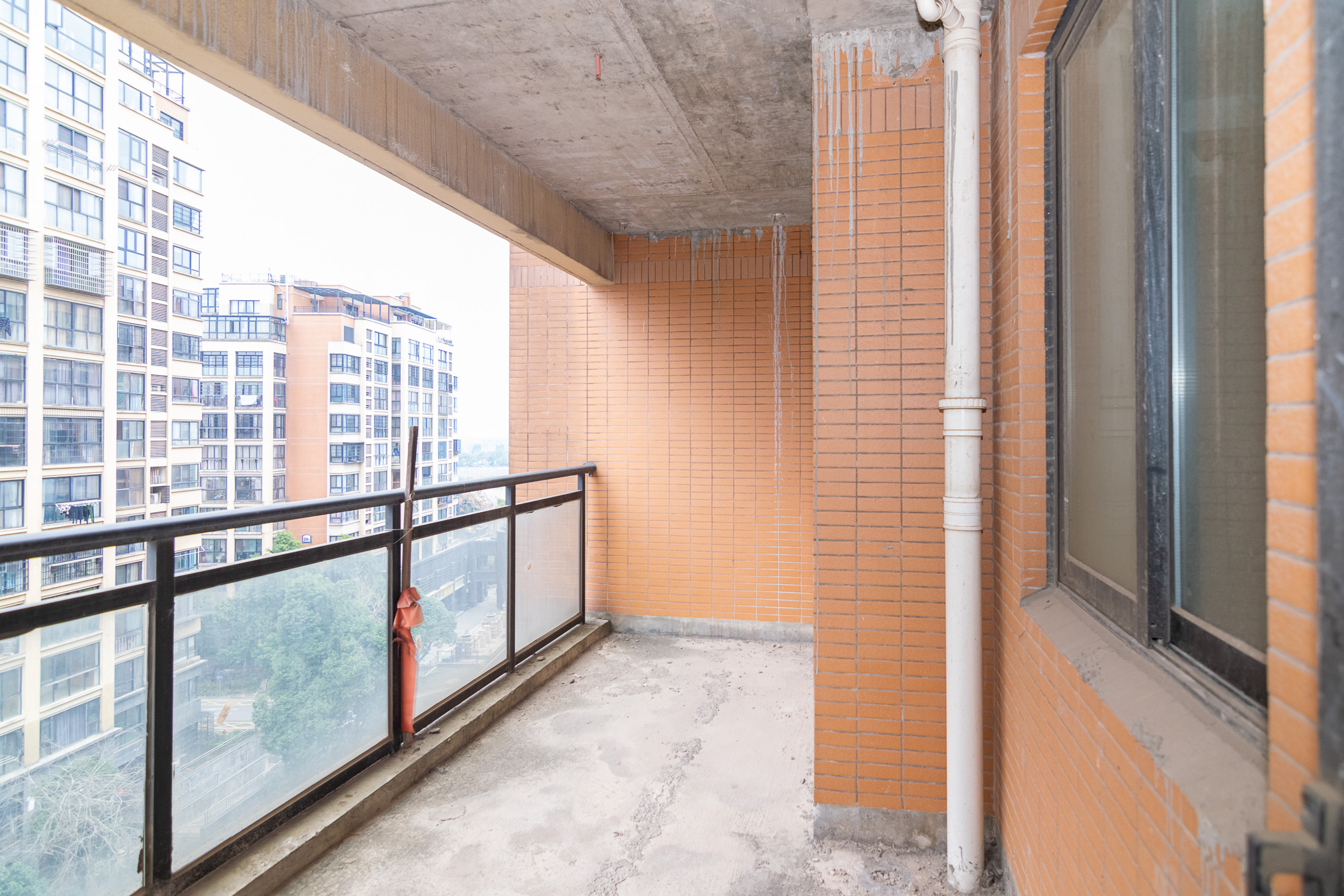 丽景华庭 3室1厅1卫 75.0万 丽景华庭 3室1厅1卫 75.0万阳台