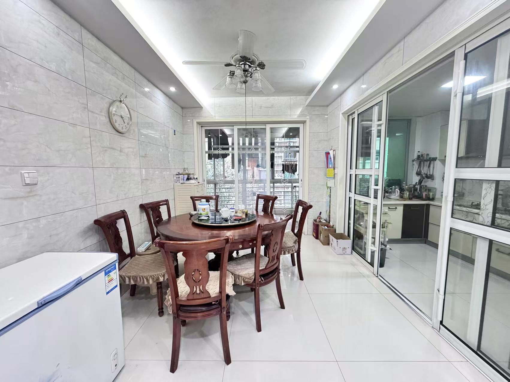 四季花园  4室2厅2卫    68.0万 四季花园  4室2厅2卫    68.0万室内图