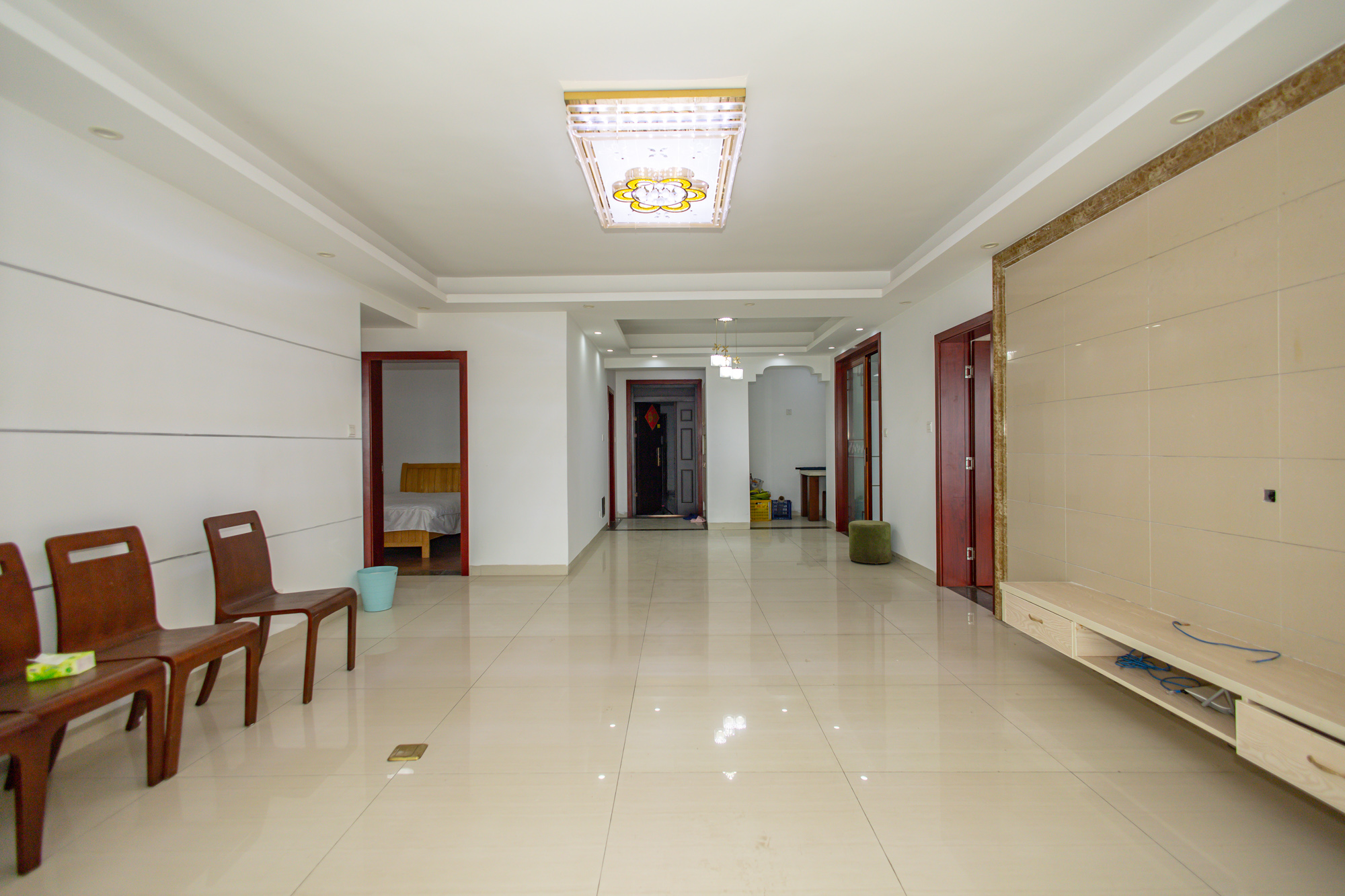 星电恬园  3室2厅2卫    105.0万 星电恬园  3室2厅2卫    105.0万客厅