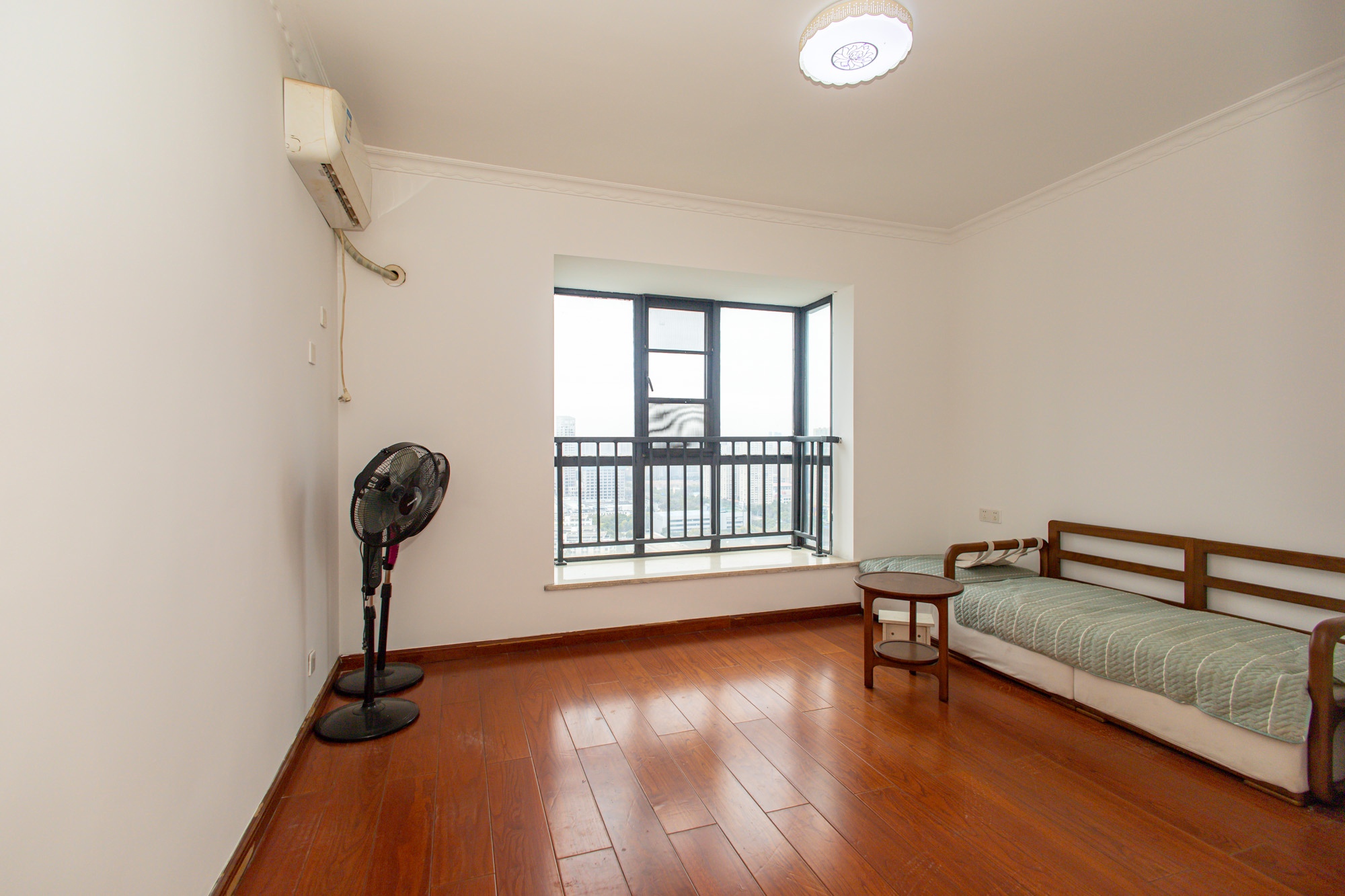 星电恬园  3室2厅2卫    105.0万 星电恬园  3室2厅2卫    105.0万卧室