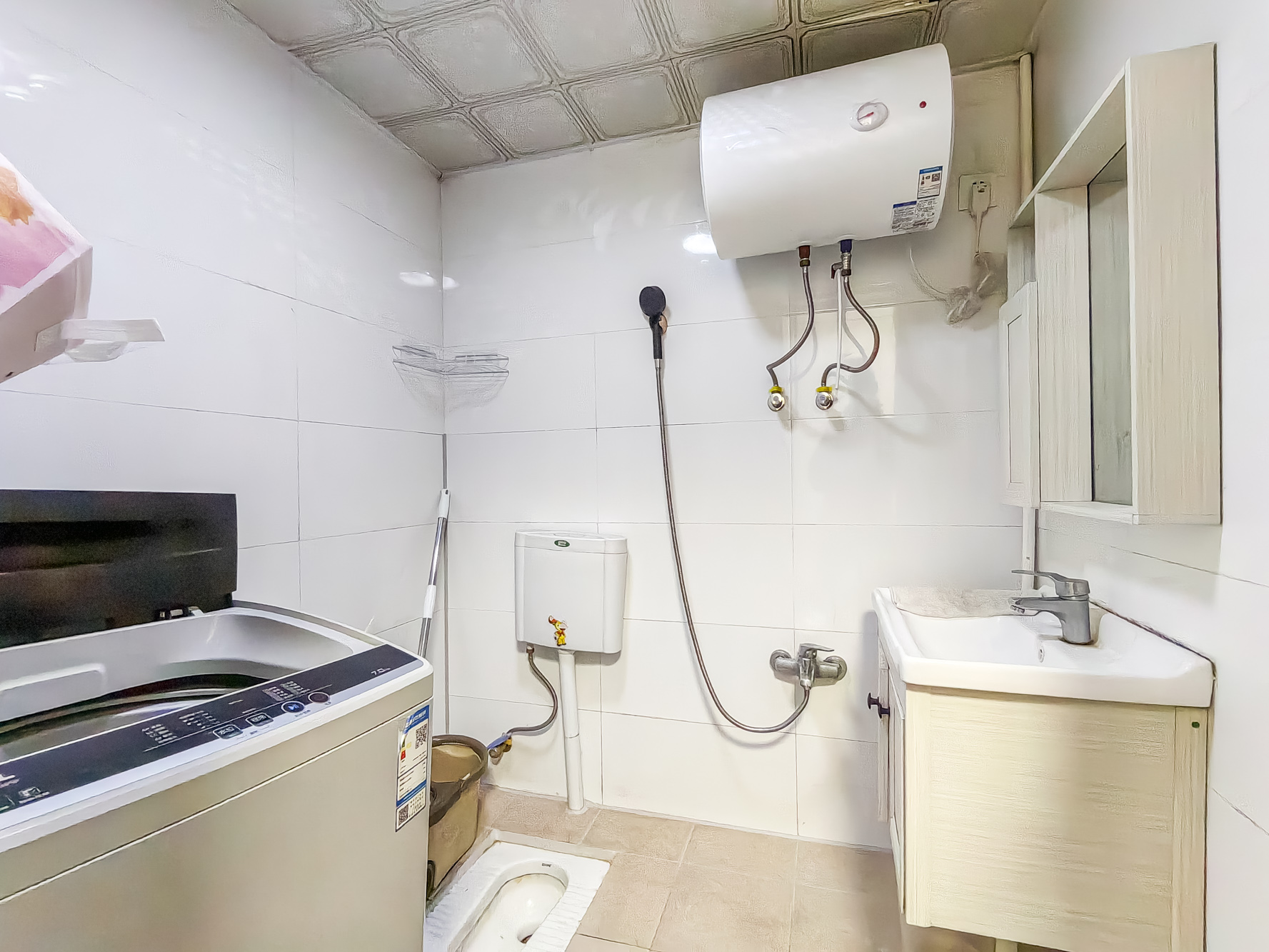 MOMA当代广场  1室1厅1卫    46.8万 MOMA当代广场  1室1厅1卫    46.8万卫生间