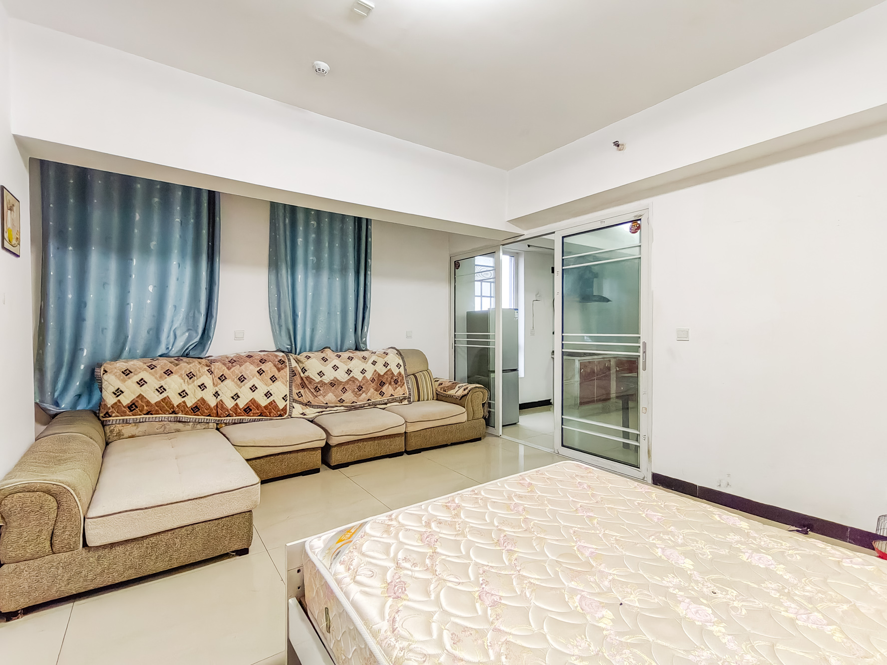 MOMA当代广场  1室1厅1卫    46.8万 MOMA当代广场  1室1厅1卫    46.8万卧室