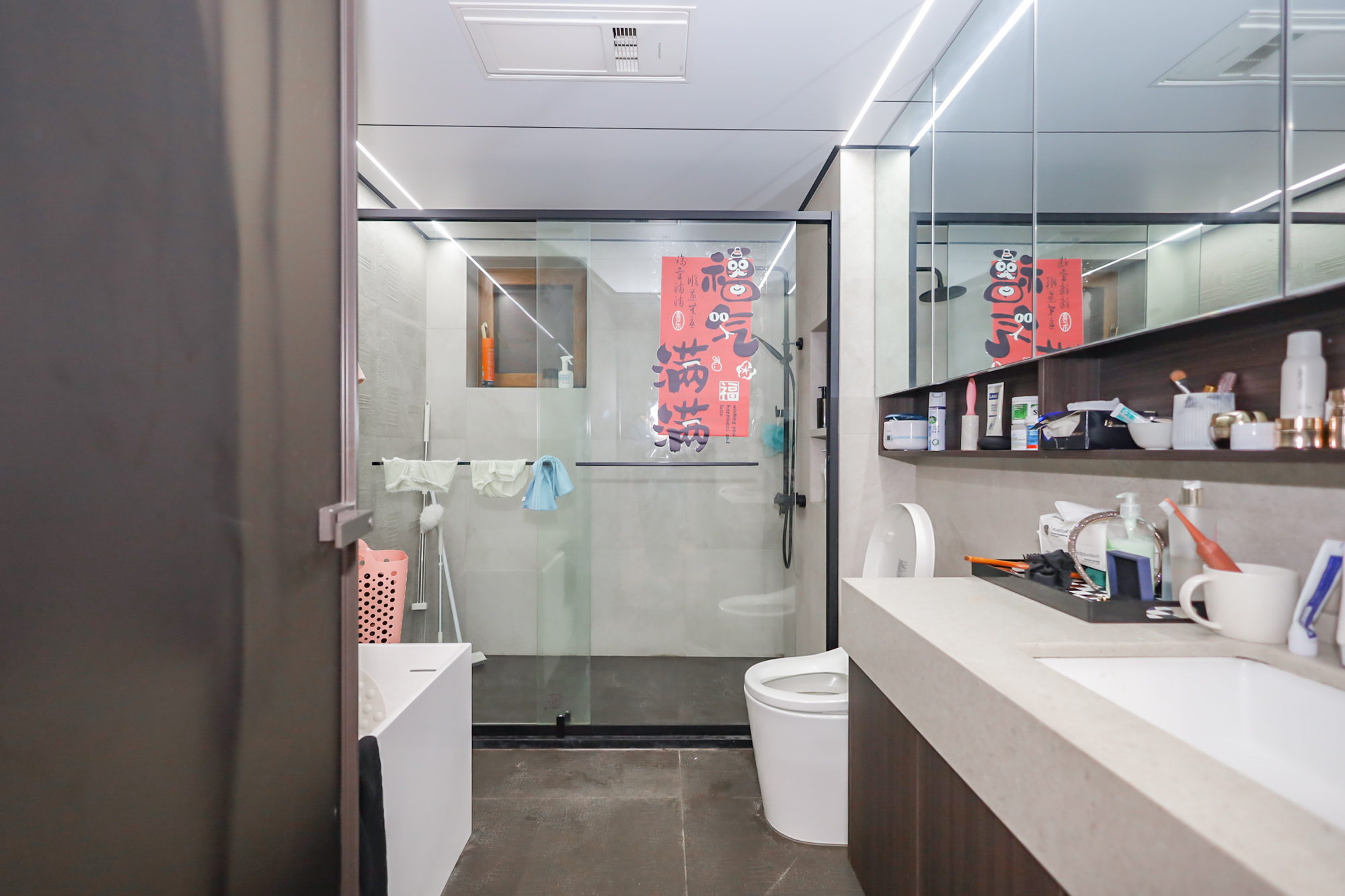 绿地湖湘中心  3室2厅2卫    370.0万 绿地湖湘中心  3室2厅2卫    370.0万卫生间