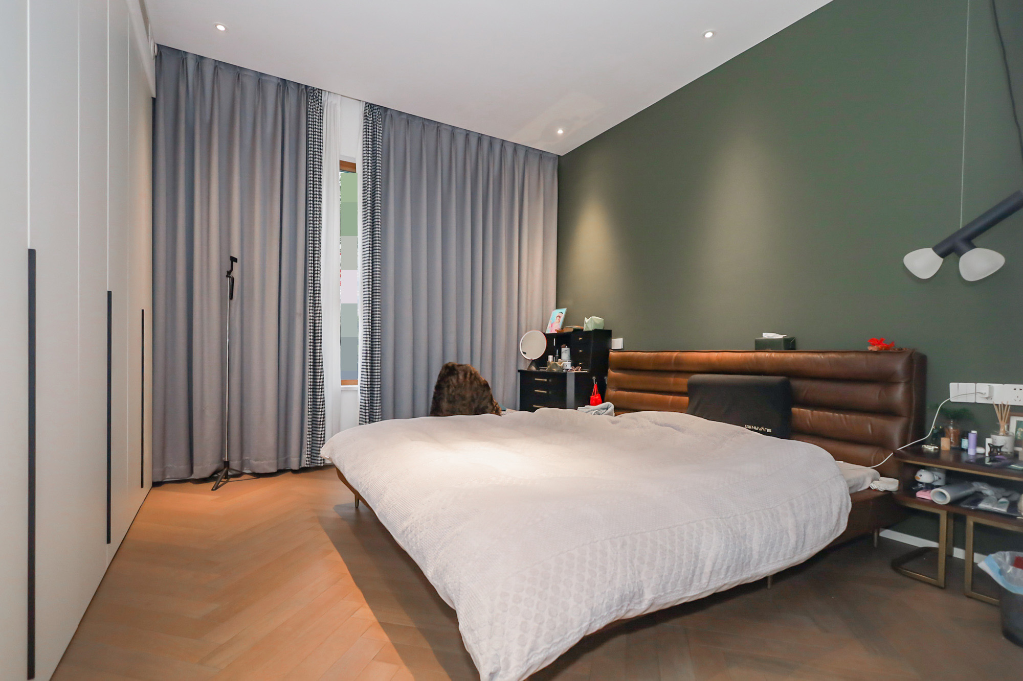 绿地湖湘中心  3室2厅2卫    370.0万 绿地湖湘中心  3室2厅2卫    370.0万卧室