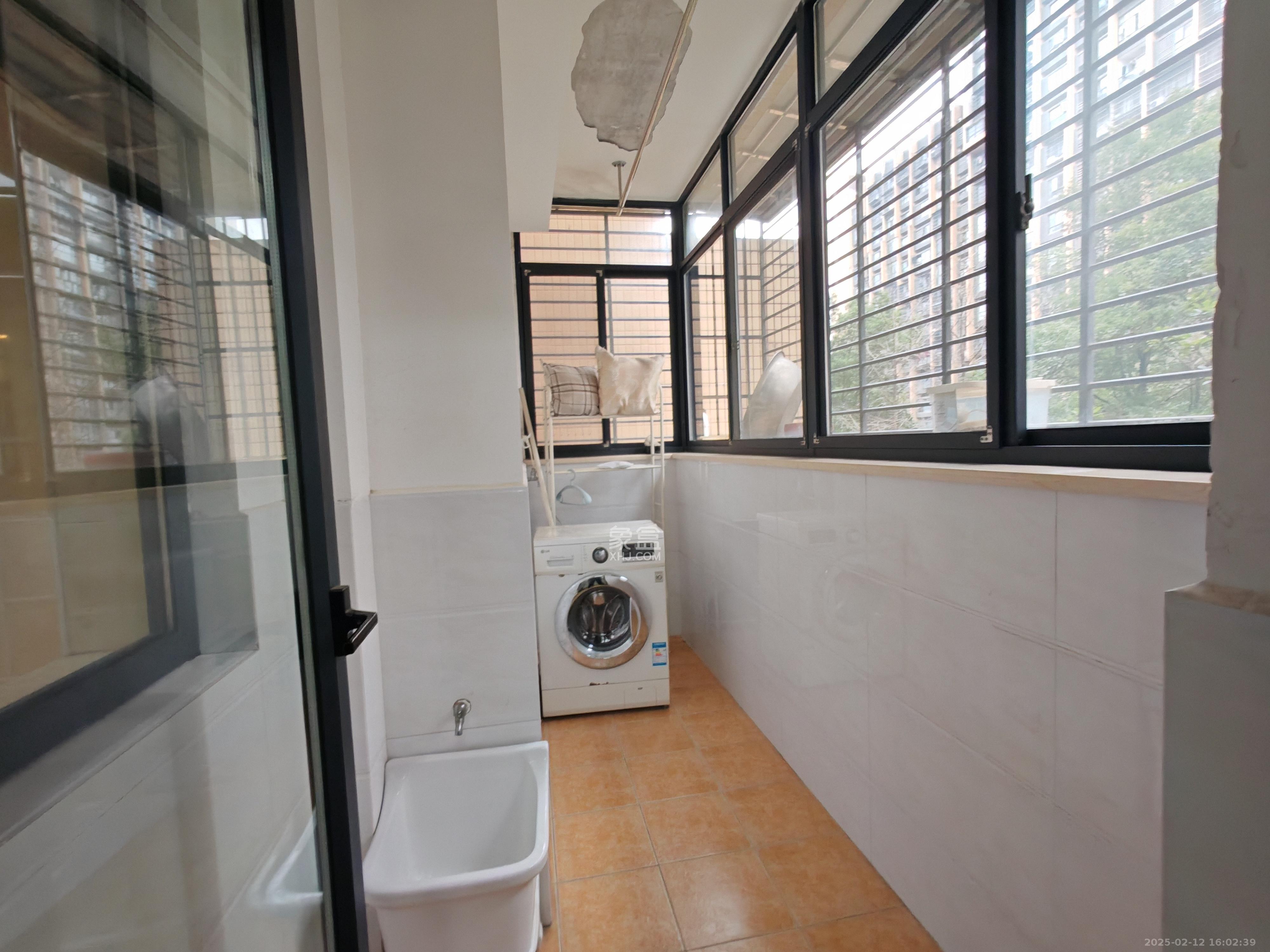 万科魅力之城 3室2厅2卫 2100.0元/月 万科魅力之城 3室2厅2卫 2100.0元/月室内图