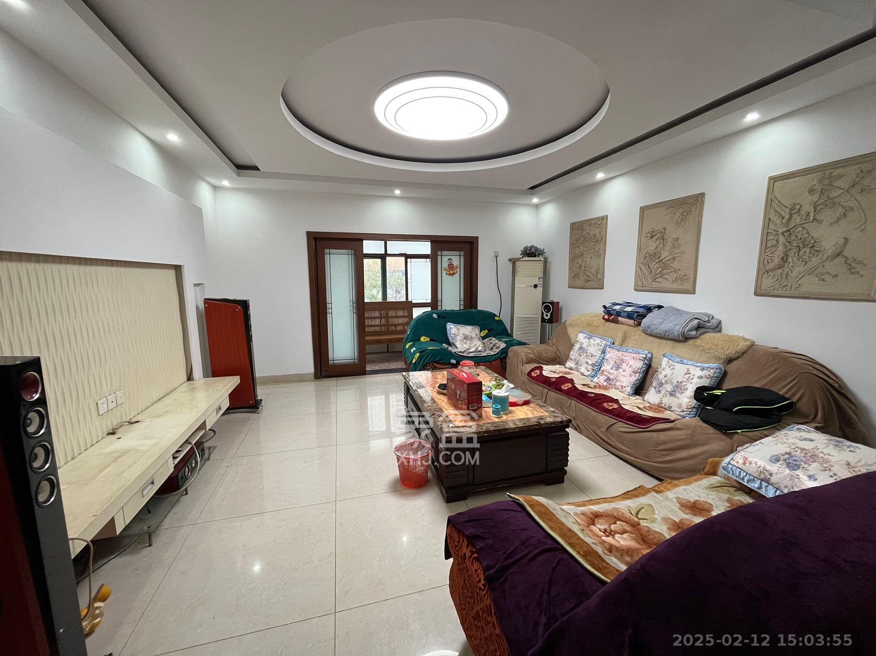 美林景园  4室2厅2卫    2700.0元/月 美林景园  4室2厅2卫    2700.0元/月