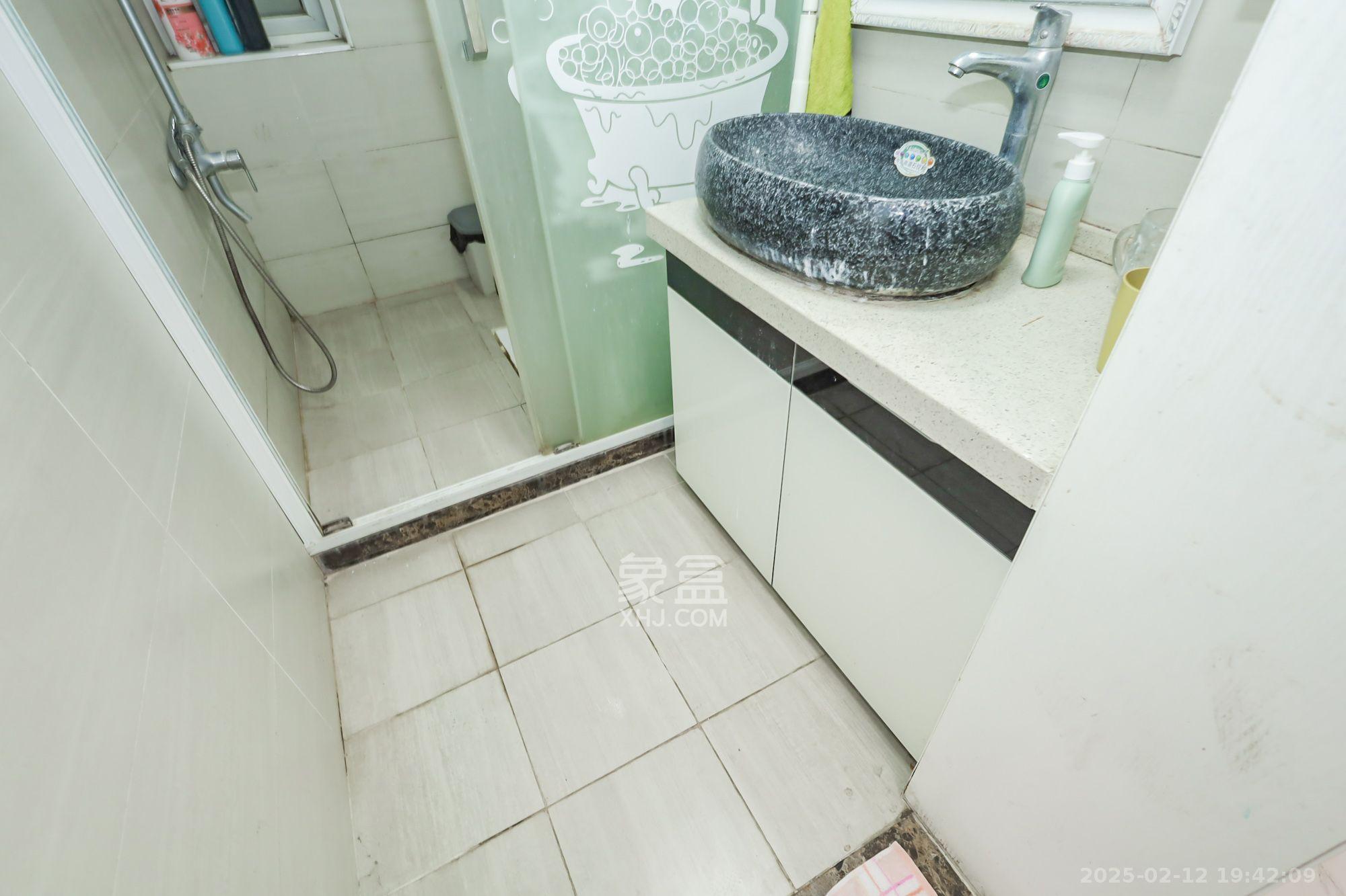 坪山家园  3室2厅2卫    1000.0元/月 坪山家园  3室2厅2卫    1000.0元/月室内图