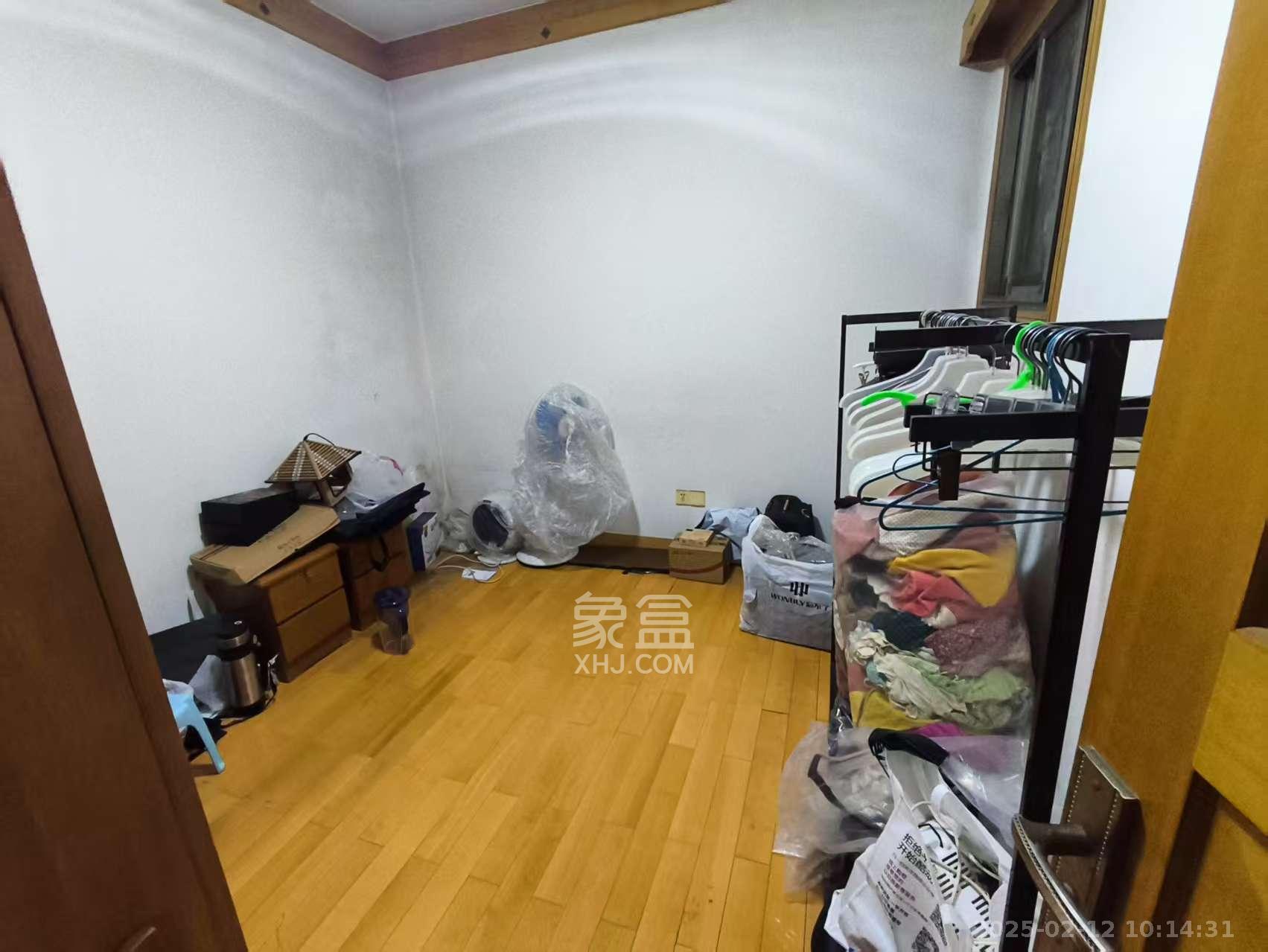 建湘新村  4室2厅2卫   3800.00元/月室内图