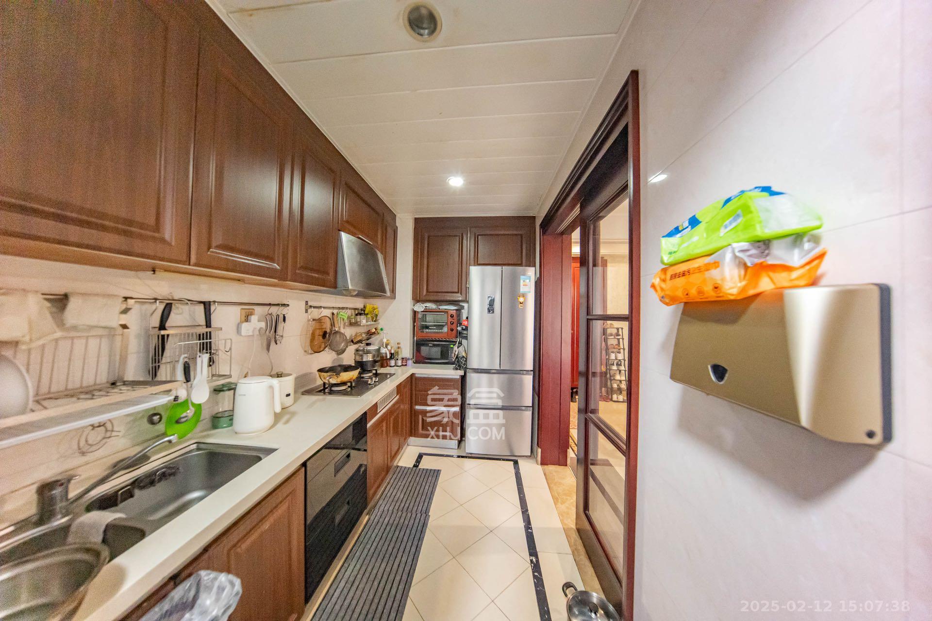 中海国际一期  4室2厅2卫    3000.0元/月 中海国际一期  4室2厅2卫    3000.0元/月室内图