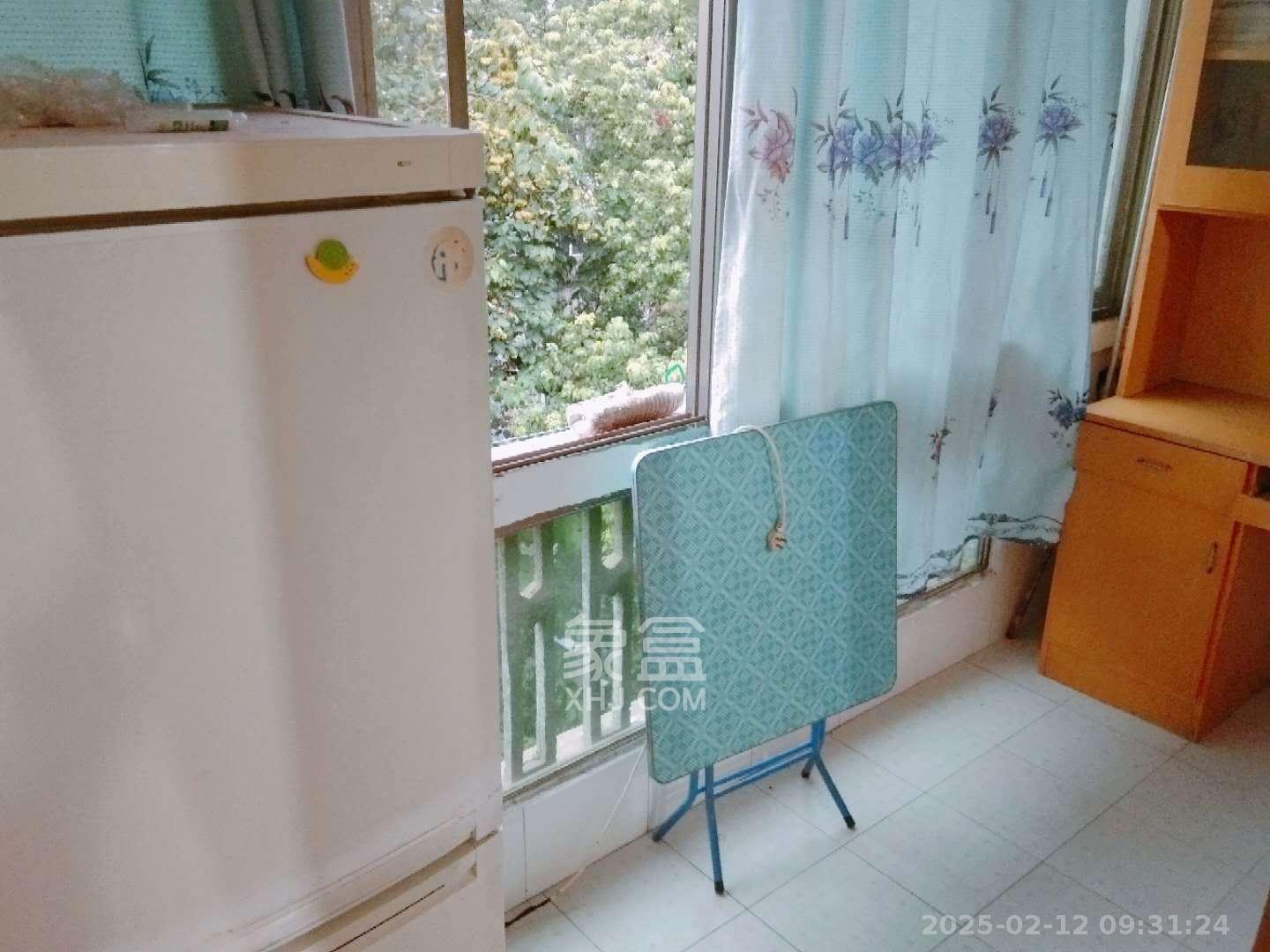 军属新村  1室1厅1卫   1000.00元/月室内图
