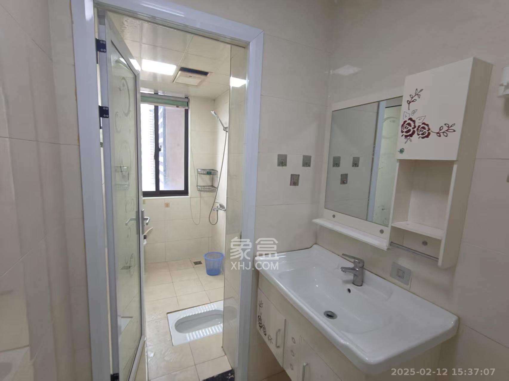 乾源国际 3室2厅1卫 2000.0元/月 乾源国际 3室2厅1卫 2000.0元/月室内图